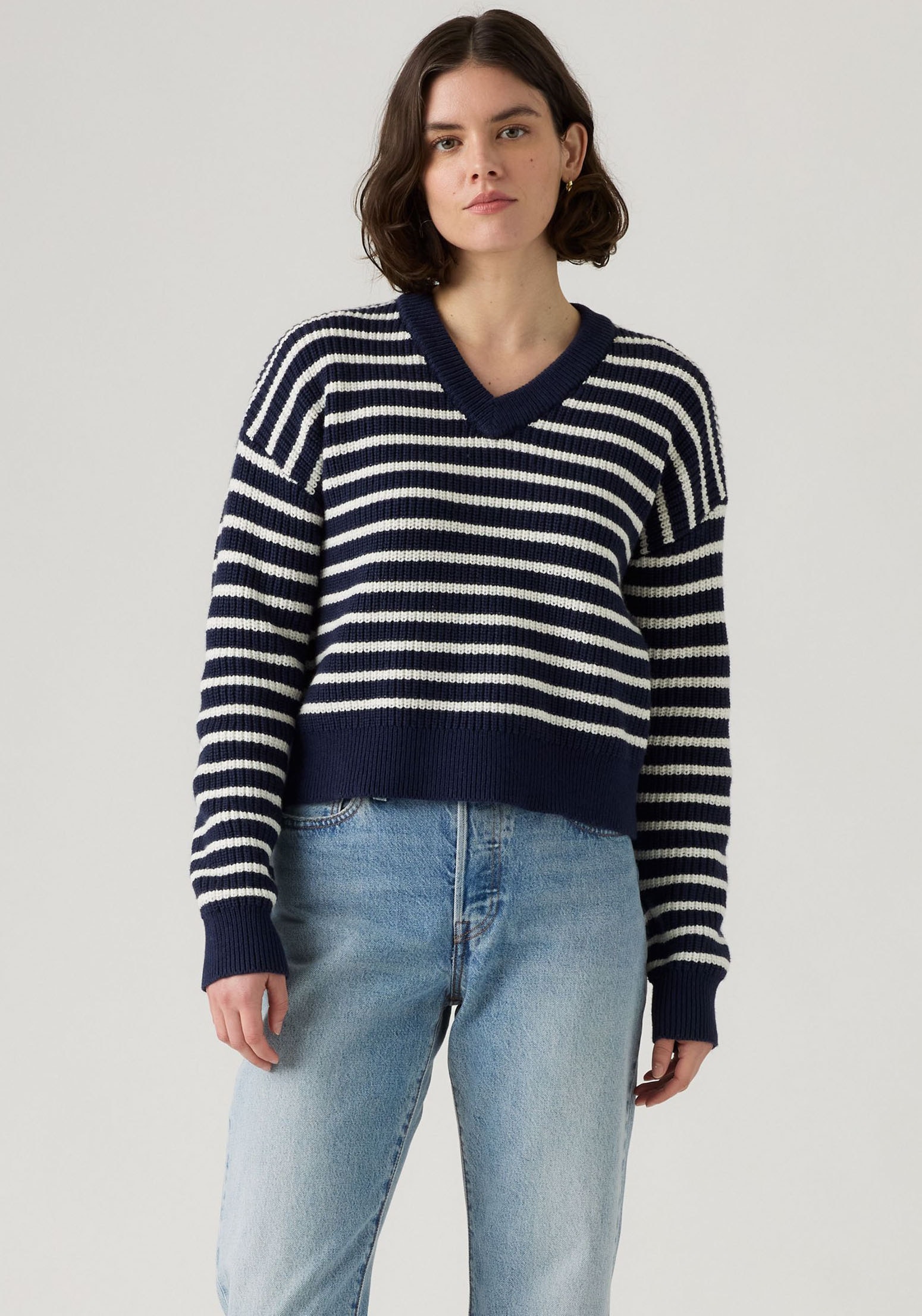 Image of Levis Strickpullover "REESE VNECK SWEAT" mit V-Ausschnitt