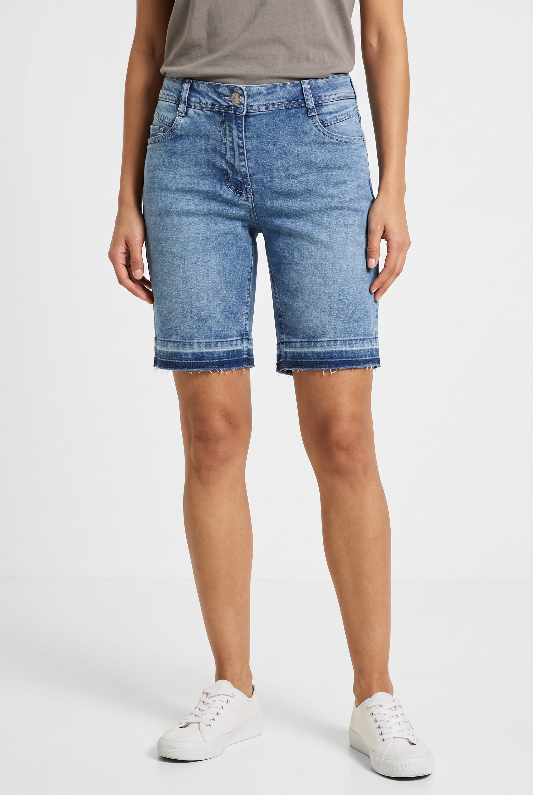 Image of Cecil Bermudas "Style Neele" Sommer-Jeans Bermuda im Loose Fit / mit modischem Saum