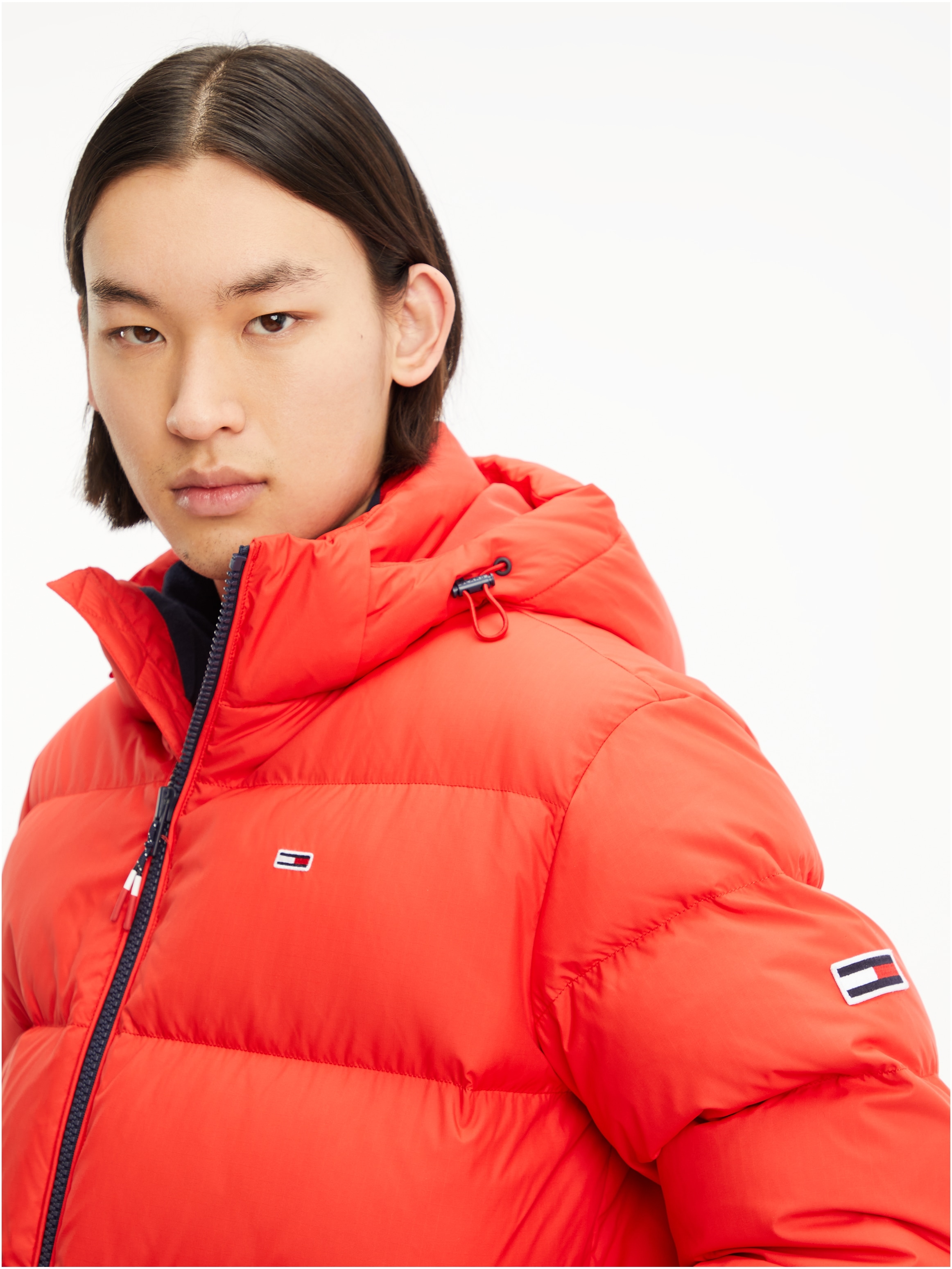 Tommy Jeans Daunenjacke »TJM ESSENTIAL DOWN JACKET«, mit Kapuze, mit Tunnelzug und Stoppern an der Kapuze