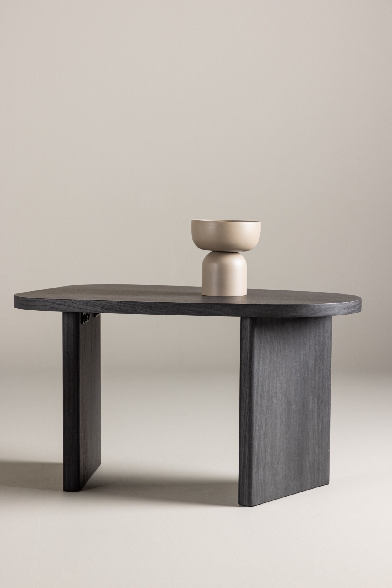 Image of Venture Home Beistelltisch "Grönvik, ovaler Beistelltisch, modern & vielseitig, 70 × 45 cm" Ablagetisch, MDF, oval, niedrig, kompakt, wohnlich