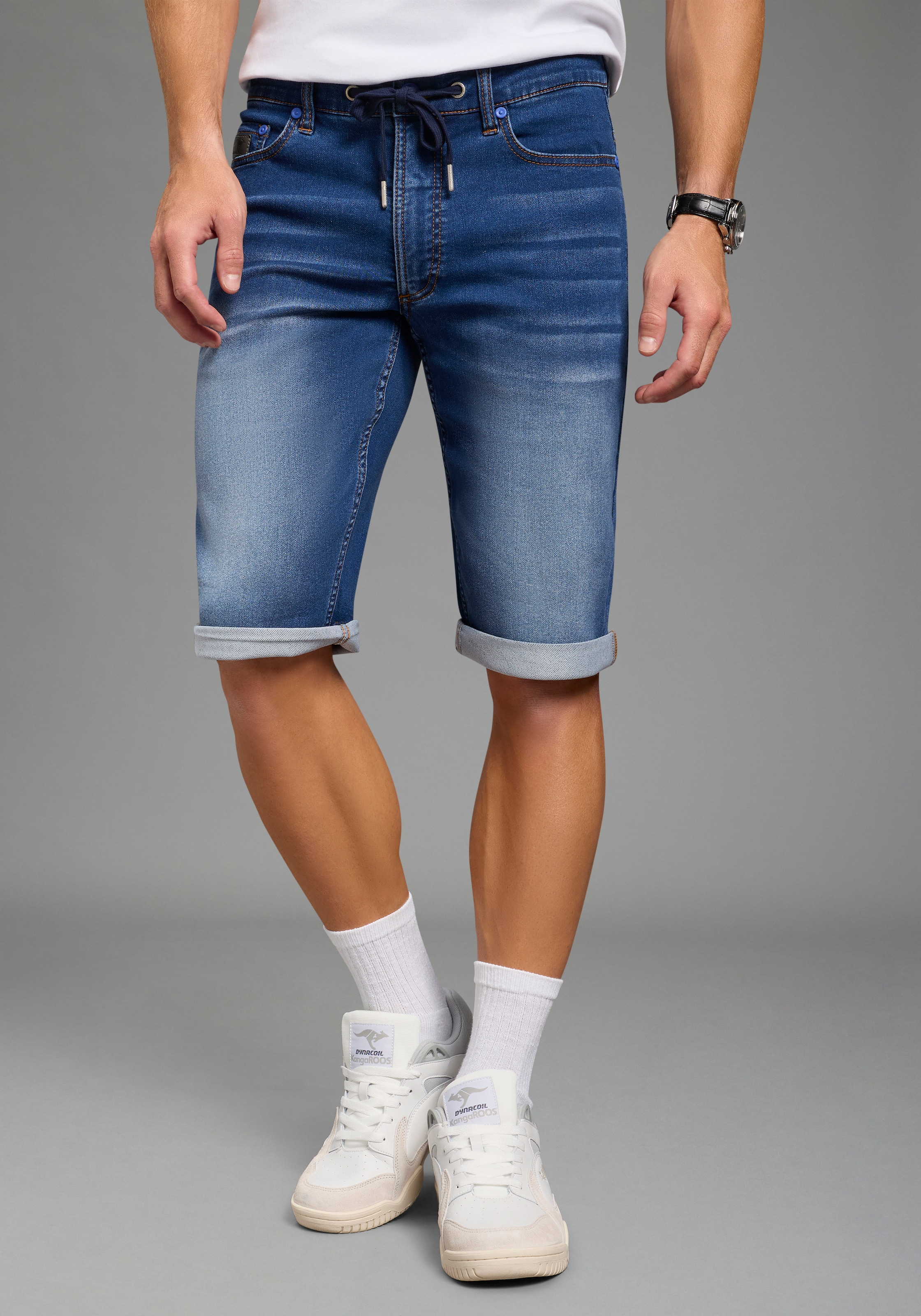 Image of KangaROOS Jogg-Jeansbermudas Regular Fit, gerade geschnittenes Bein