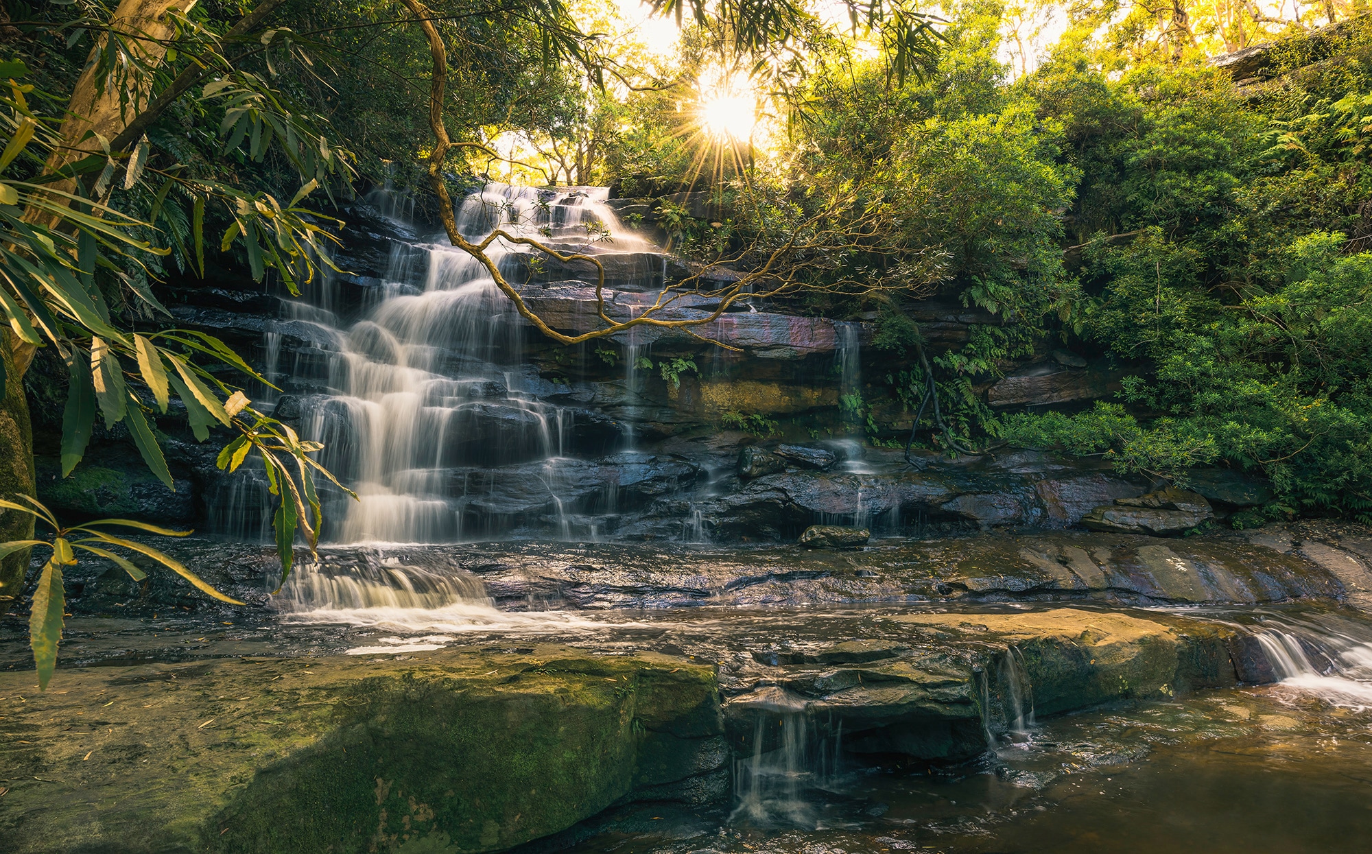 Image of Komar Vliestapete "Digitaldruck Vlies - Golden Falls - Grösse 450 x 280 cm" bedruckt glatt Wohnzimmer, Schlafzimmer