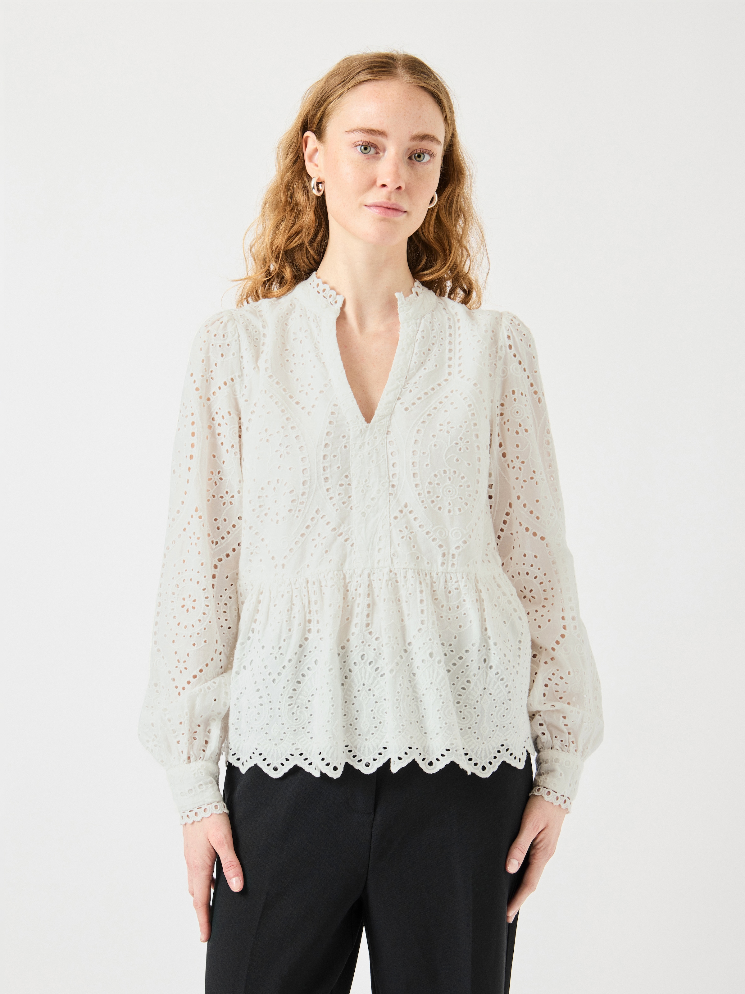 Image of Y.A.S Spitzenbluse "YASHOLI LS TOP S. NOOS"