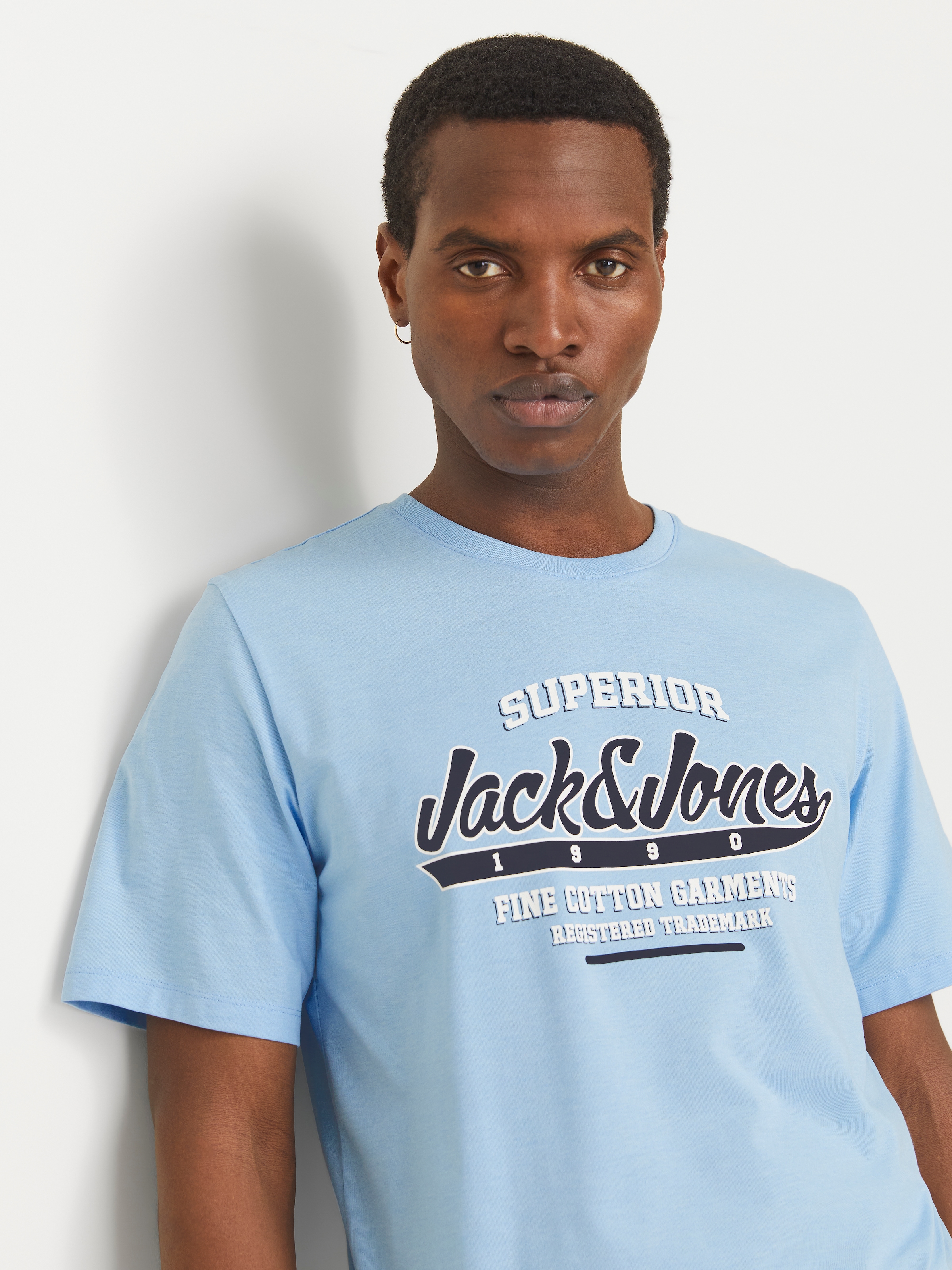 Jack & Jones Rundhalsshirt »JJELOGO TEE SS O-NECK 2 COL SS25 SN«, mit Logo Print