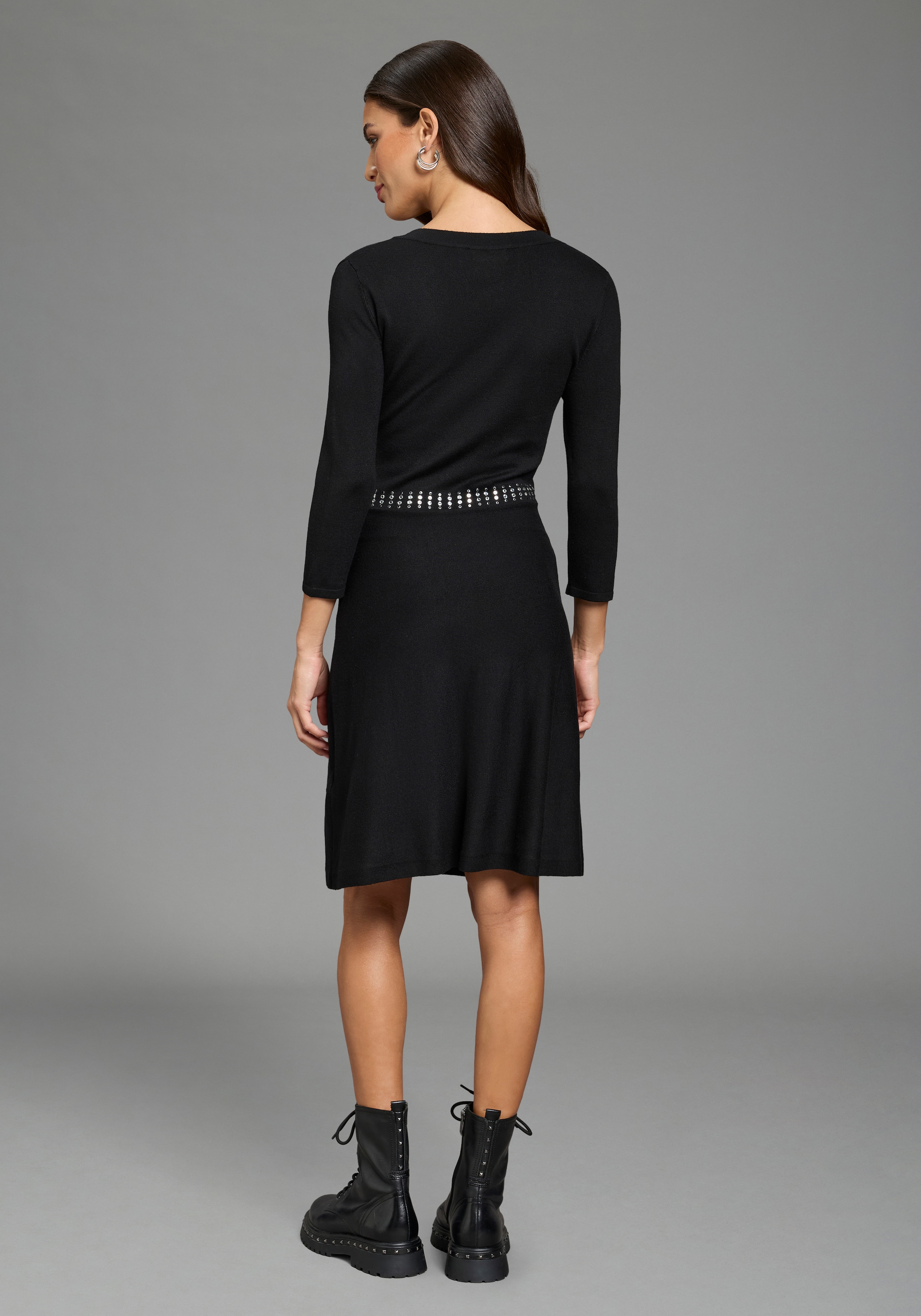 Melrose Robe en tricot robe mini féminine avec jupe évasée et col en V