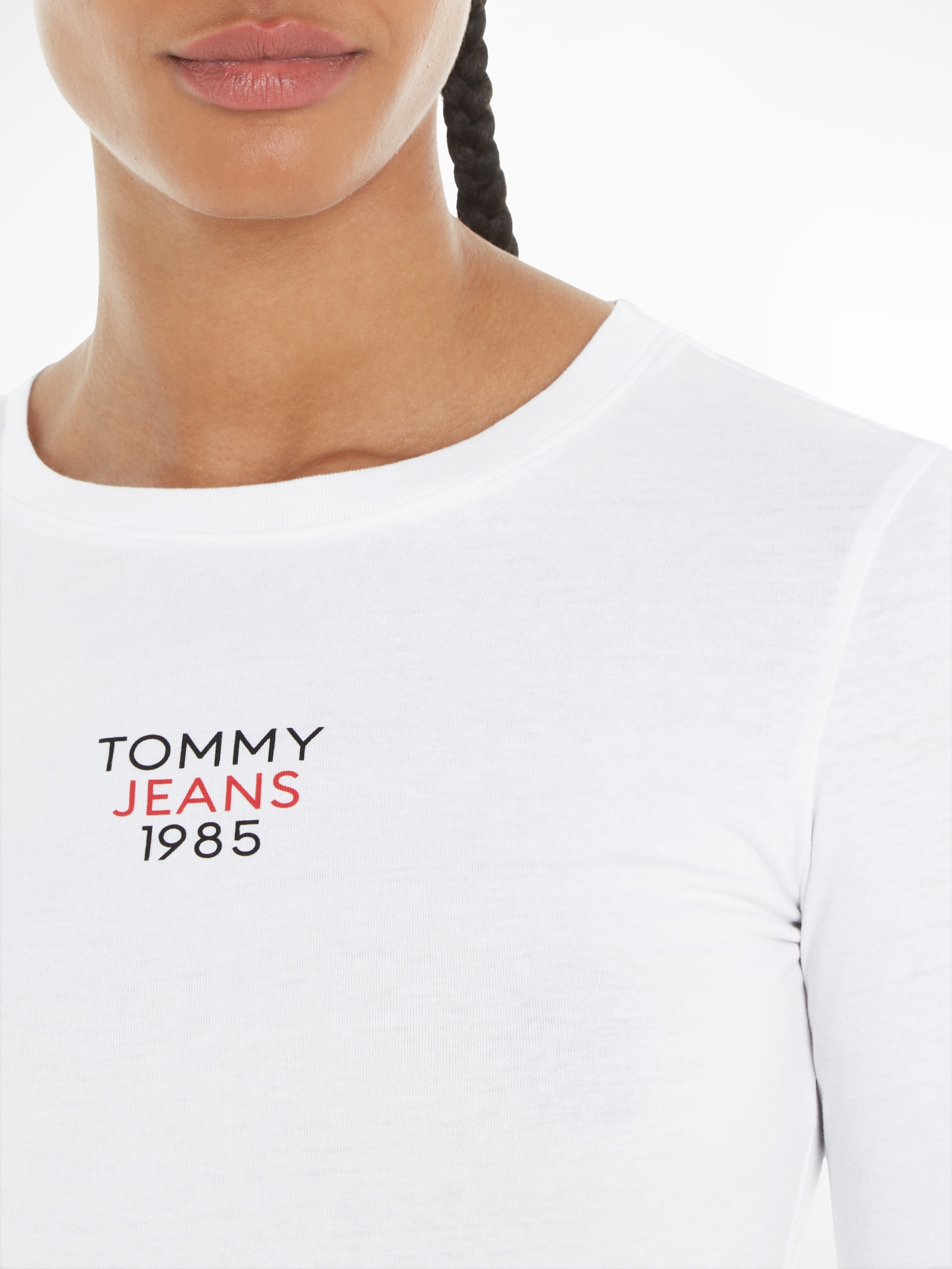 Tommy Jeans Langarmshirt »Slim Fit Essential Logo Longsleeve Shirt«, mit Logoschriftzug