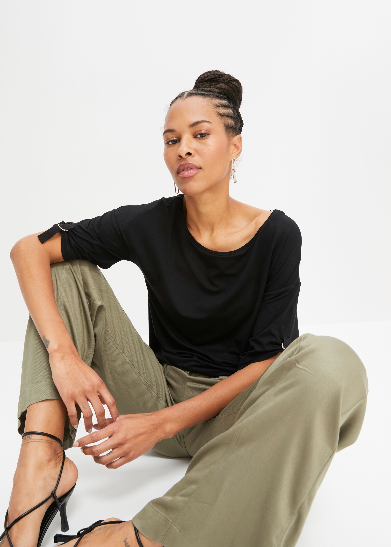 bonprix T-Shirt lockere Passform, Halbarm mit Deko-Detail