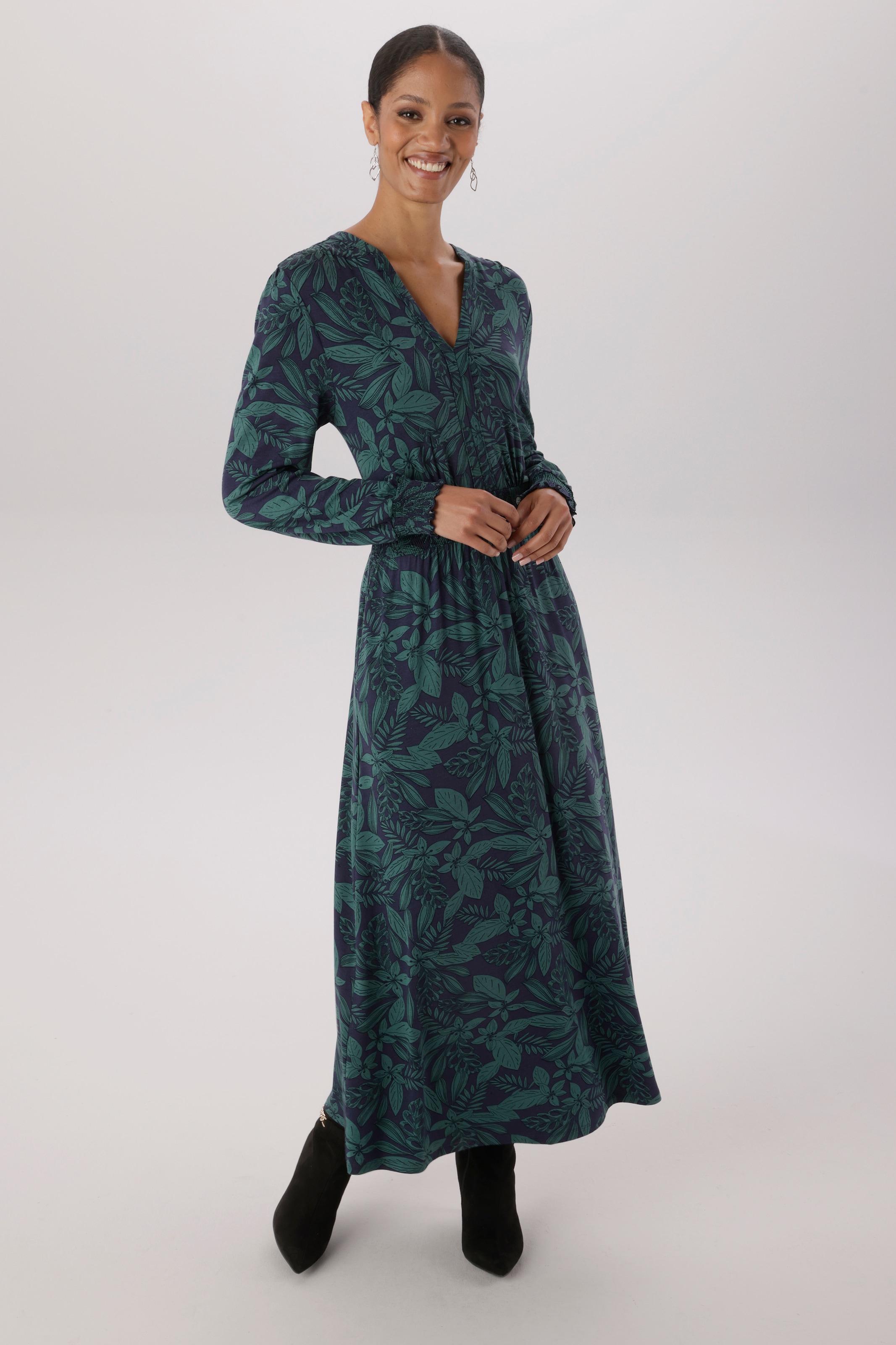 Image of Aniston SELECTED Maxikleid mit Smok-Details und fantasievollem Bläterdruck - NEUE KOLLEKTION