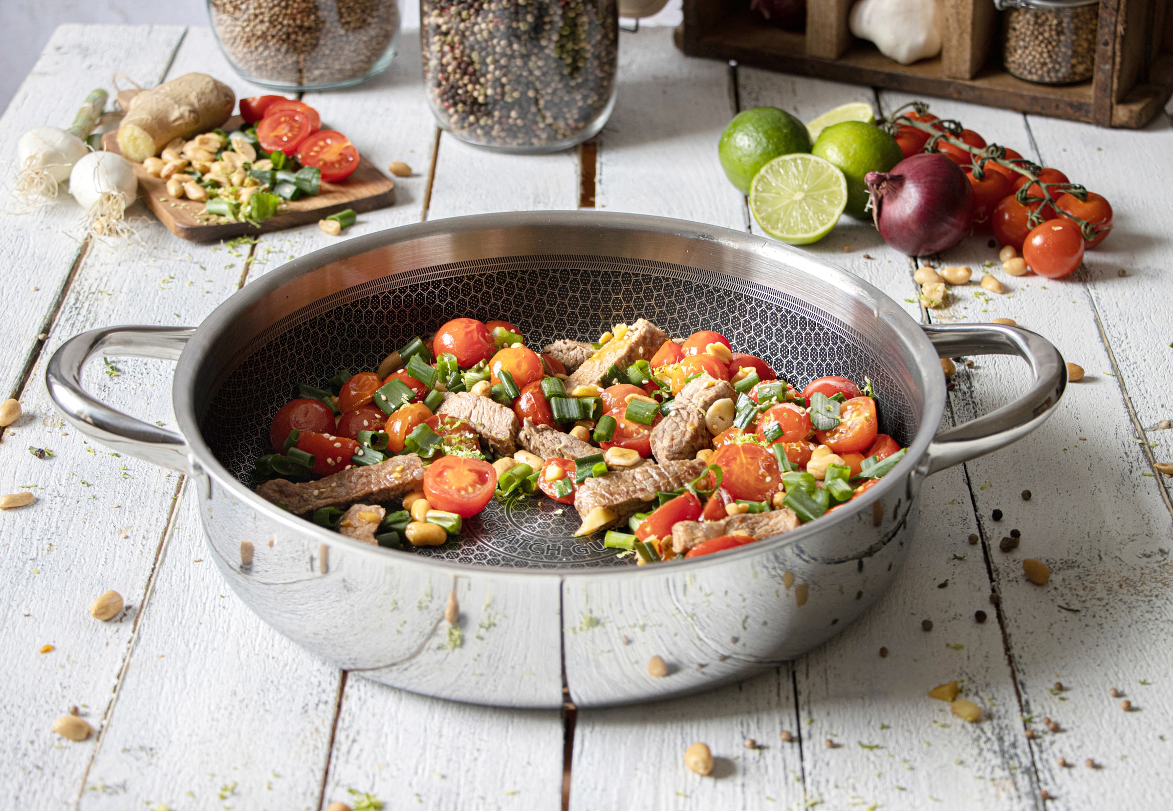 Elo Premium Servierpfanne »Relief Evolution Servierpfanne« Edelstahl 18/10 2 tlg. tlg. durchgehender Aluminium-Kern, aussen magnetischer Edelstahl