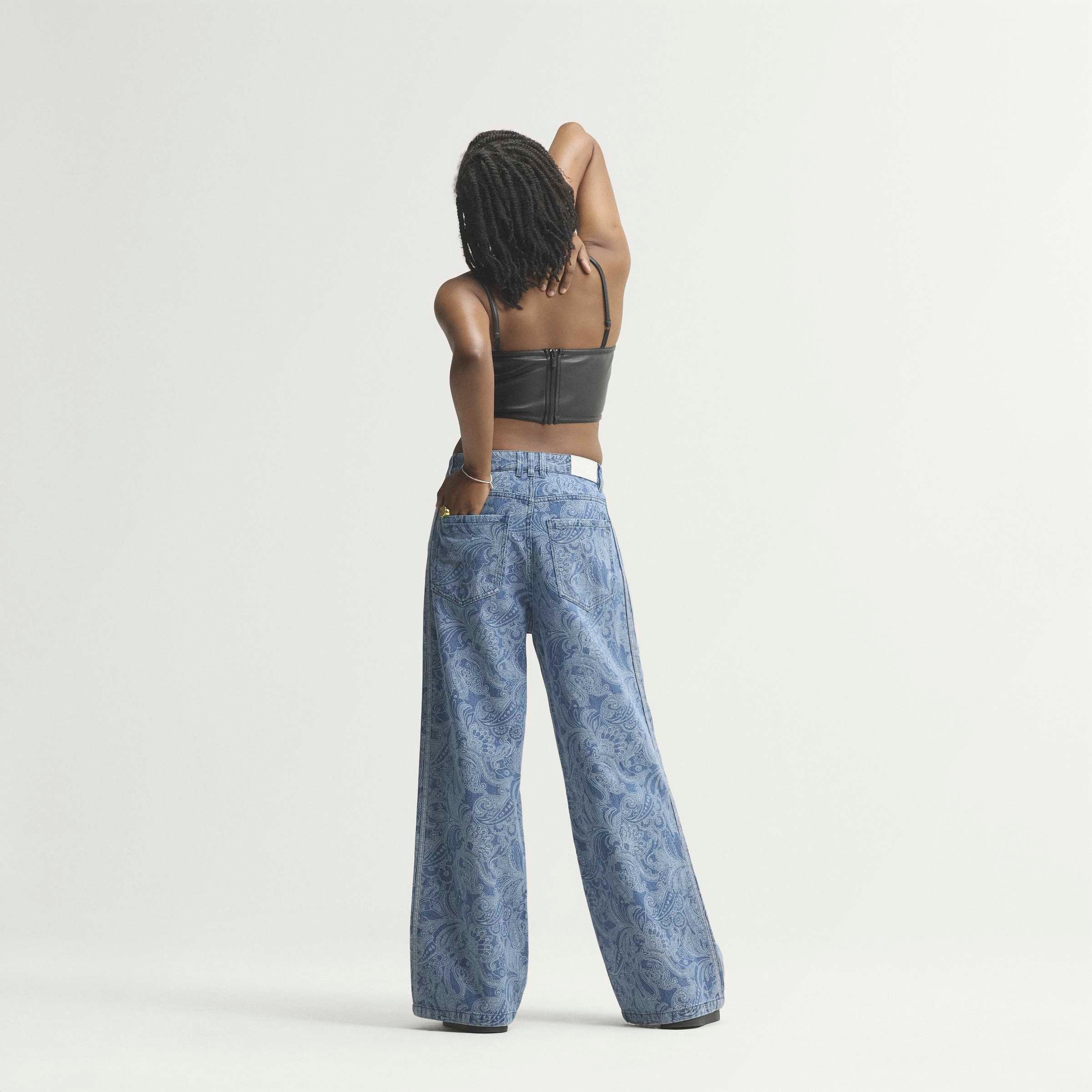 adidas Originals Pantalon de sport »ADIDAS LIBERTY LONDON FIREBIRD MID RISE, GERADES BEIN«  partie d'une collaboration exclusive avec Liberty London, en coton