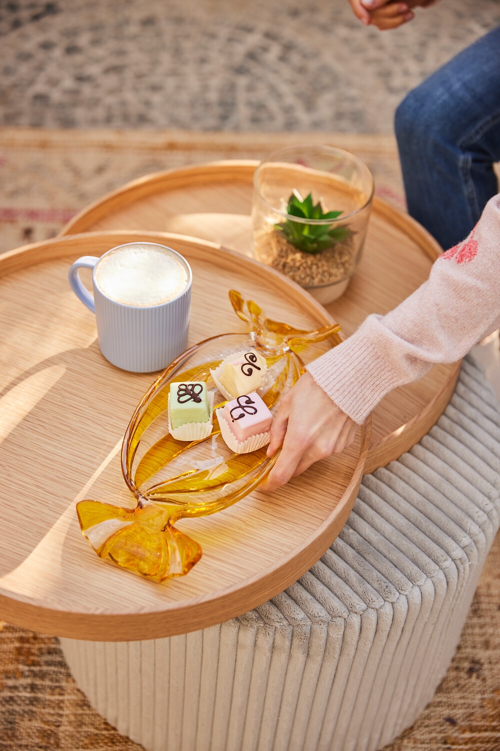 SalesFever Table d'appoint »Coffeetable in minimalistischer Optik« Bewegliche Tabletts trifft modernen Cordbezug