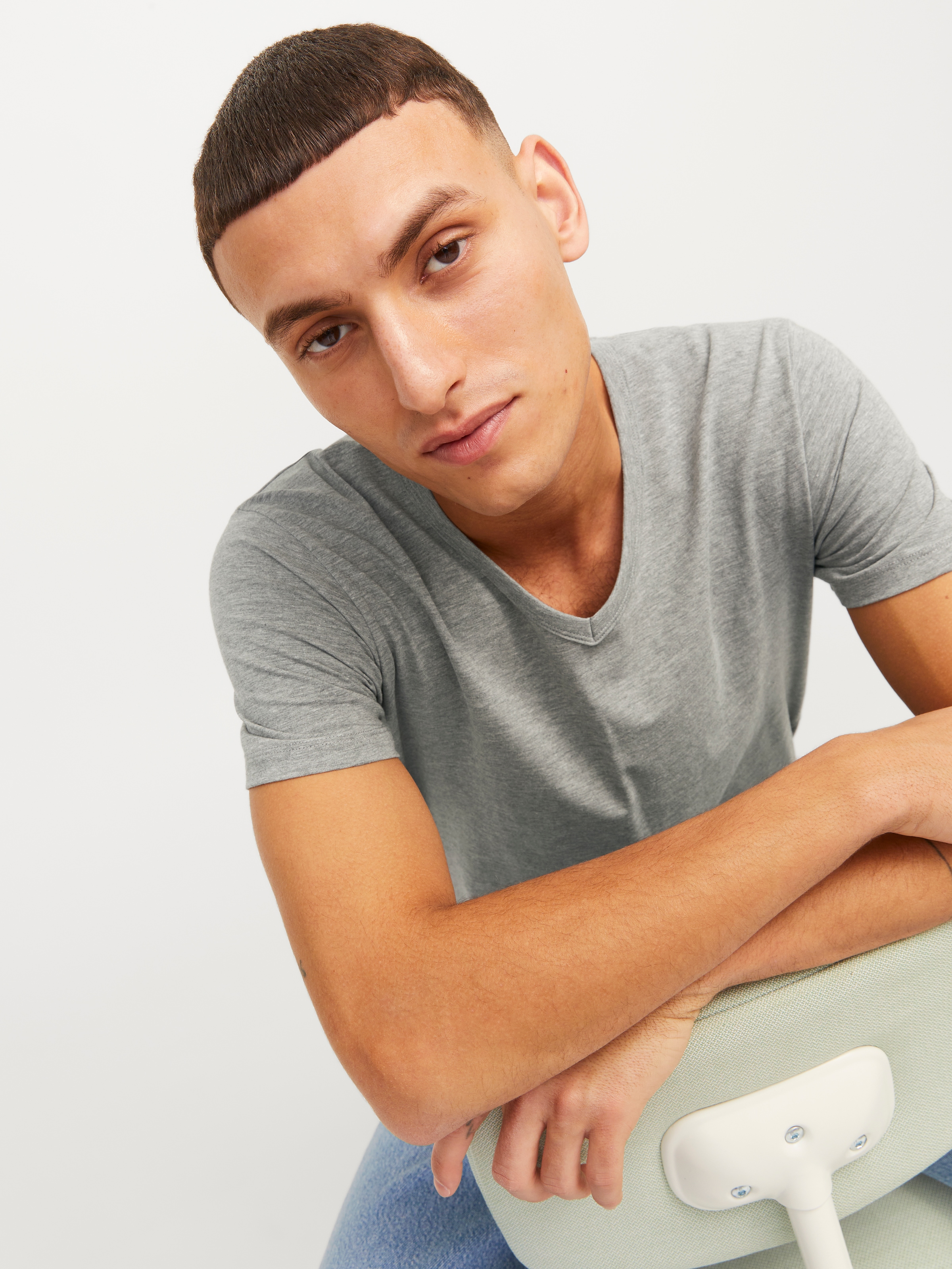 Jack & Jones T-Shirt »SLIM- FIT BASIC TEE V-NECK« mit V-Ausschnitt