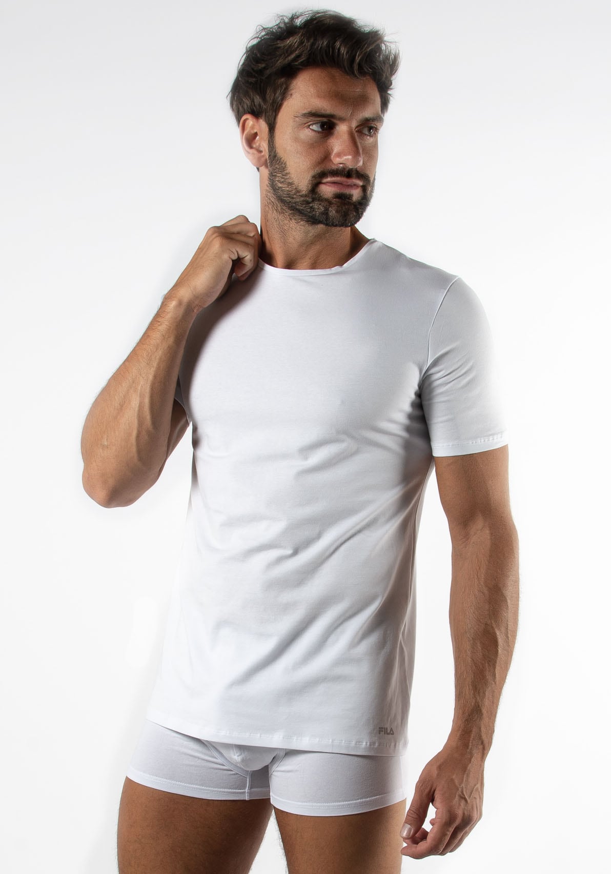 Fila T-Shirt, mit klassischem Rundhalsausschnitt und Kurzarm