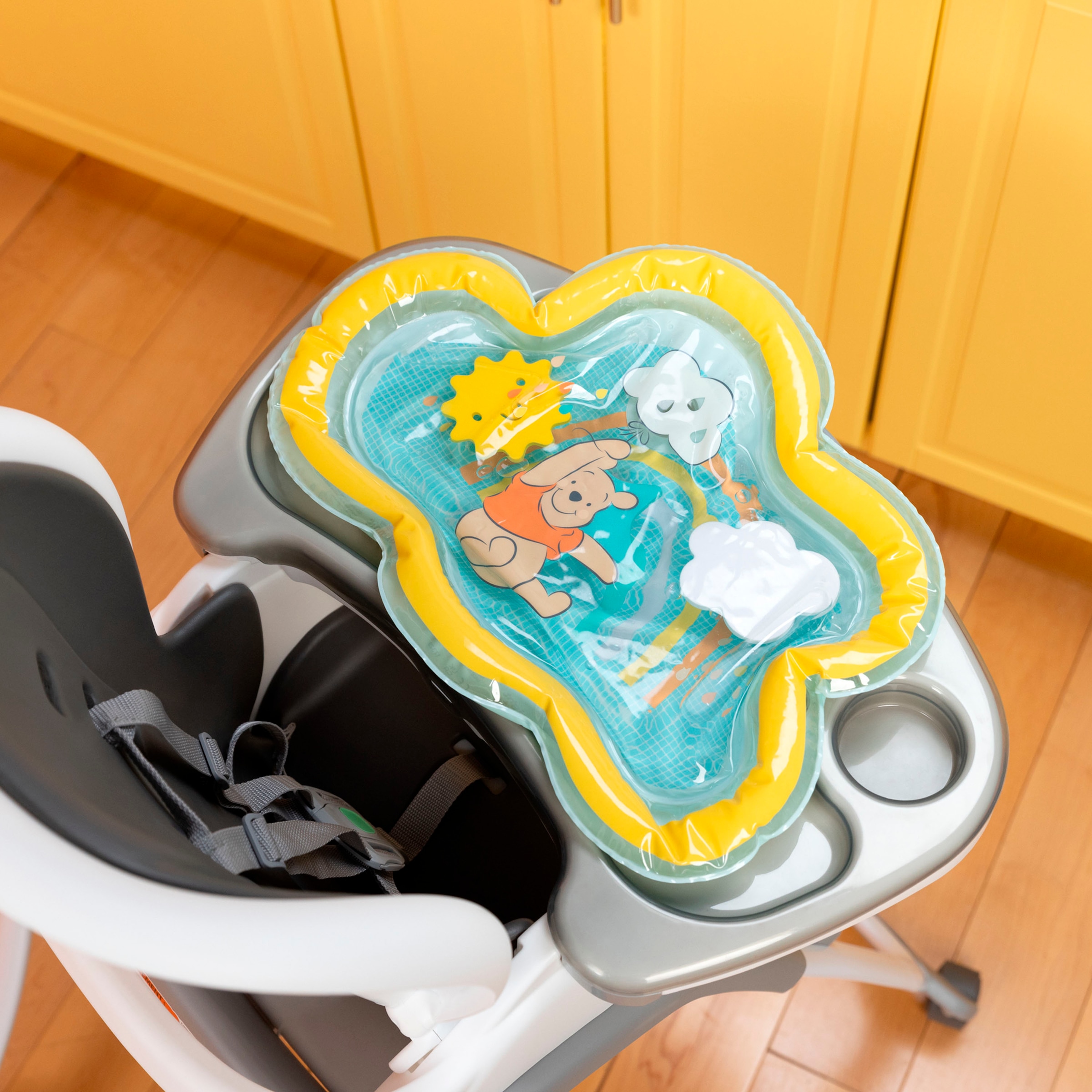 Bright Starts Tapis de jeu »Winnie the Pooh Once Upon A Tummy Time Water Mat«