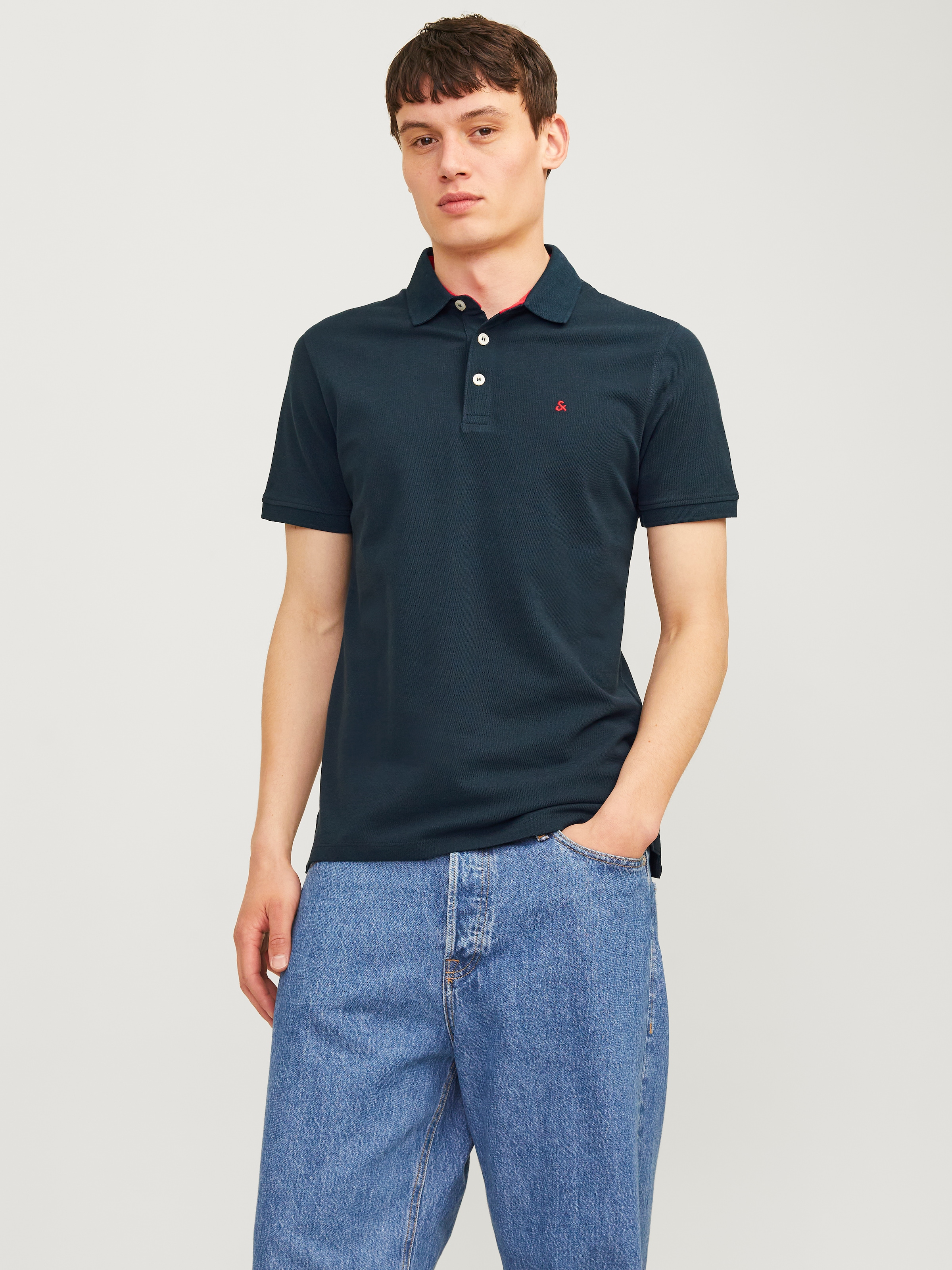 Jack & Jones Poloshirt »JJEPAULOS  Poloshirt mit klassischem Kragen und figurbetonter Form« Logostickerei, modisch, schmal, Baumwolle, Polokragen
