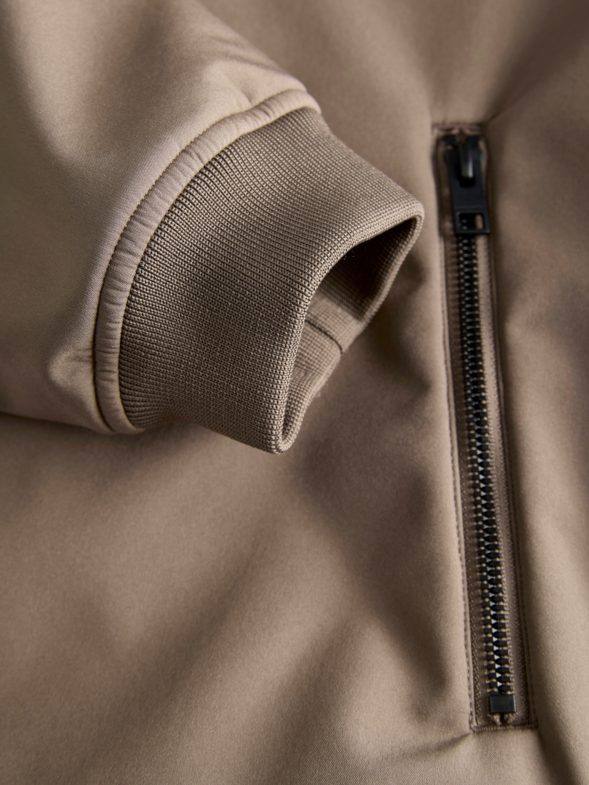 Jack & Jones Veste softshell »JJEBASIC mit wasserabweisender Funktion« mit Kapuze Kunstfaser, regular fit