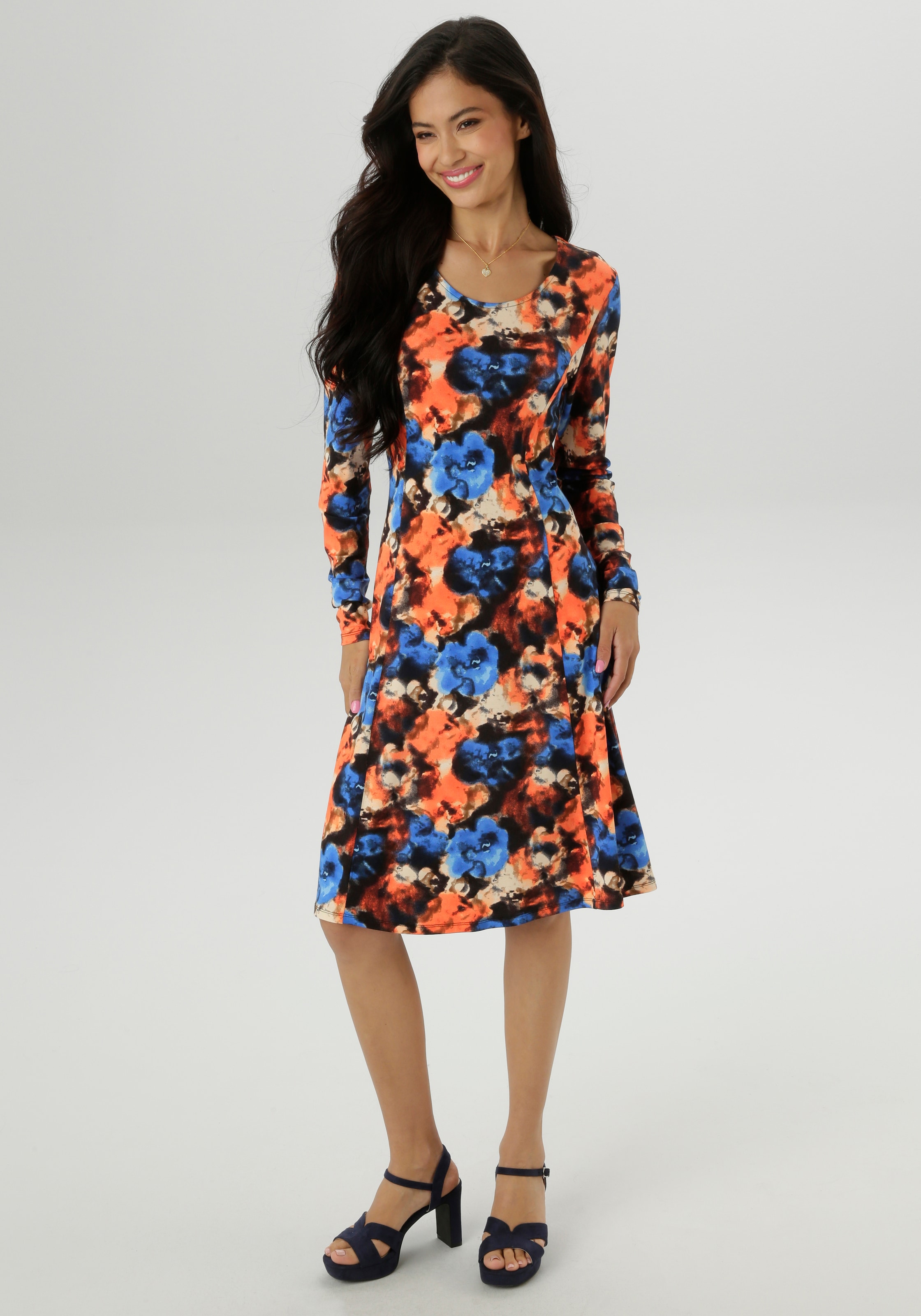 Image of Aniston SELECTED Jerseykleid mit farbintensiven Batikdruck