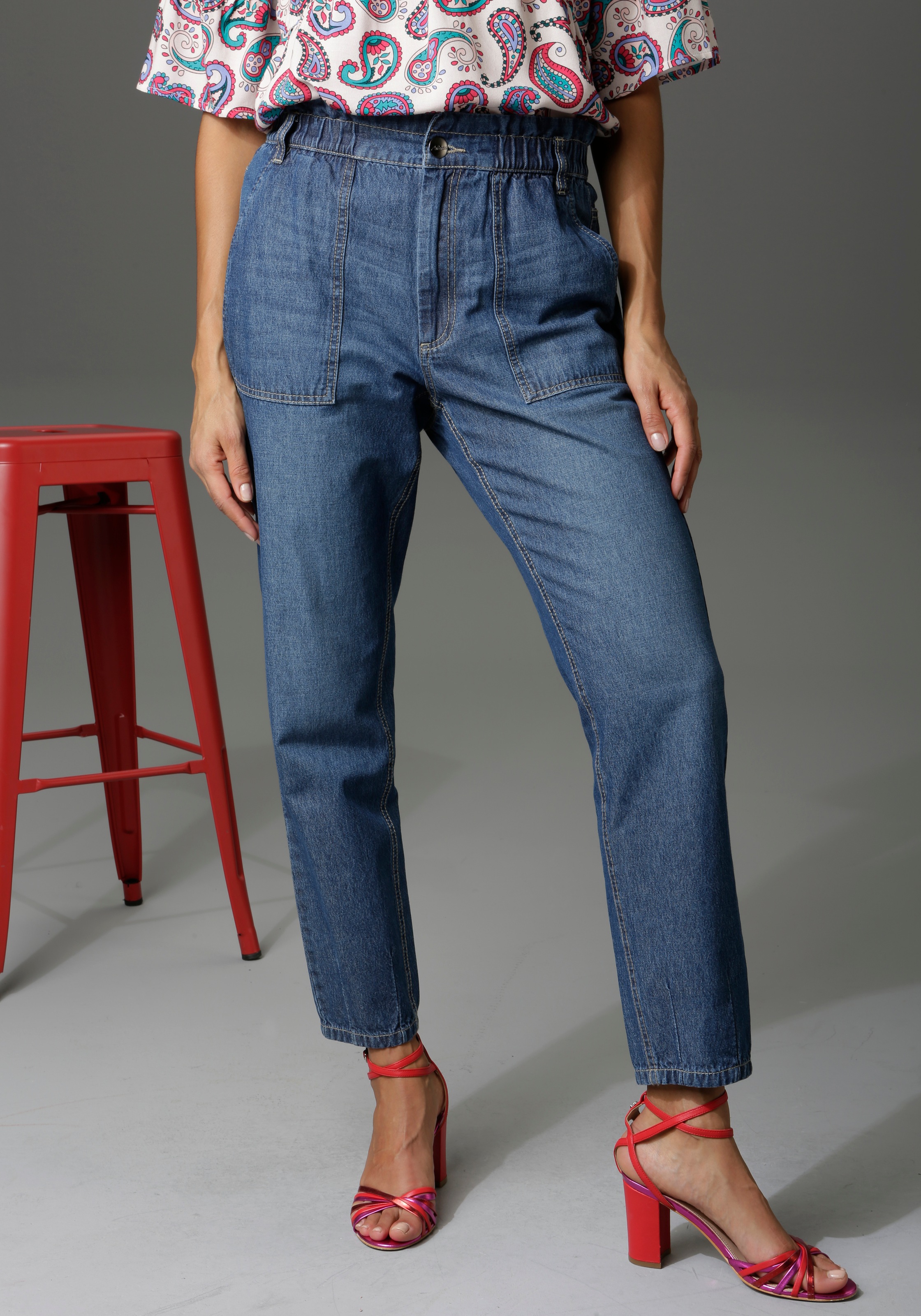 Image of Aniston CASUAL Loose-fit-Jeans, high waist mit bequemen Gummizugbund, Paperbag-Jeans bei Ackermann Versand Schweiz