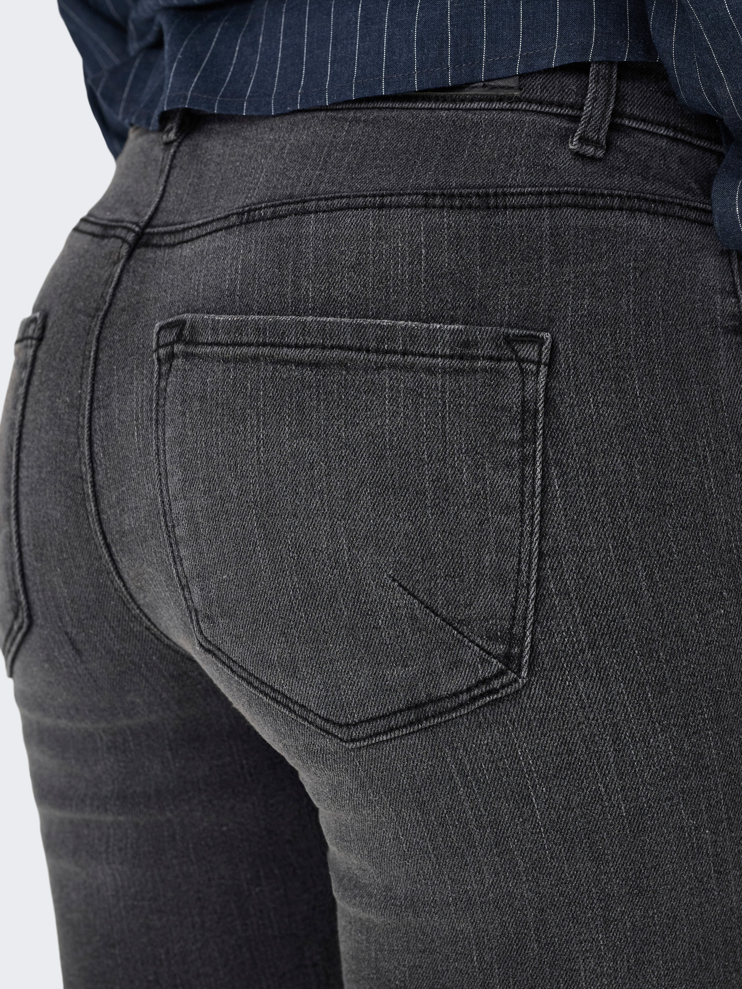 ONLY Bootcut-Jeans »ONLSARAH VIS BUT MID FLARED DNM BOX«