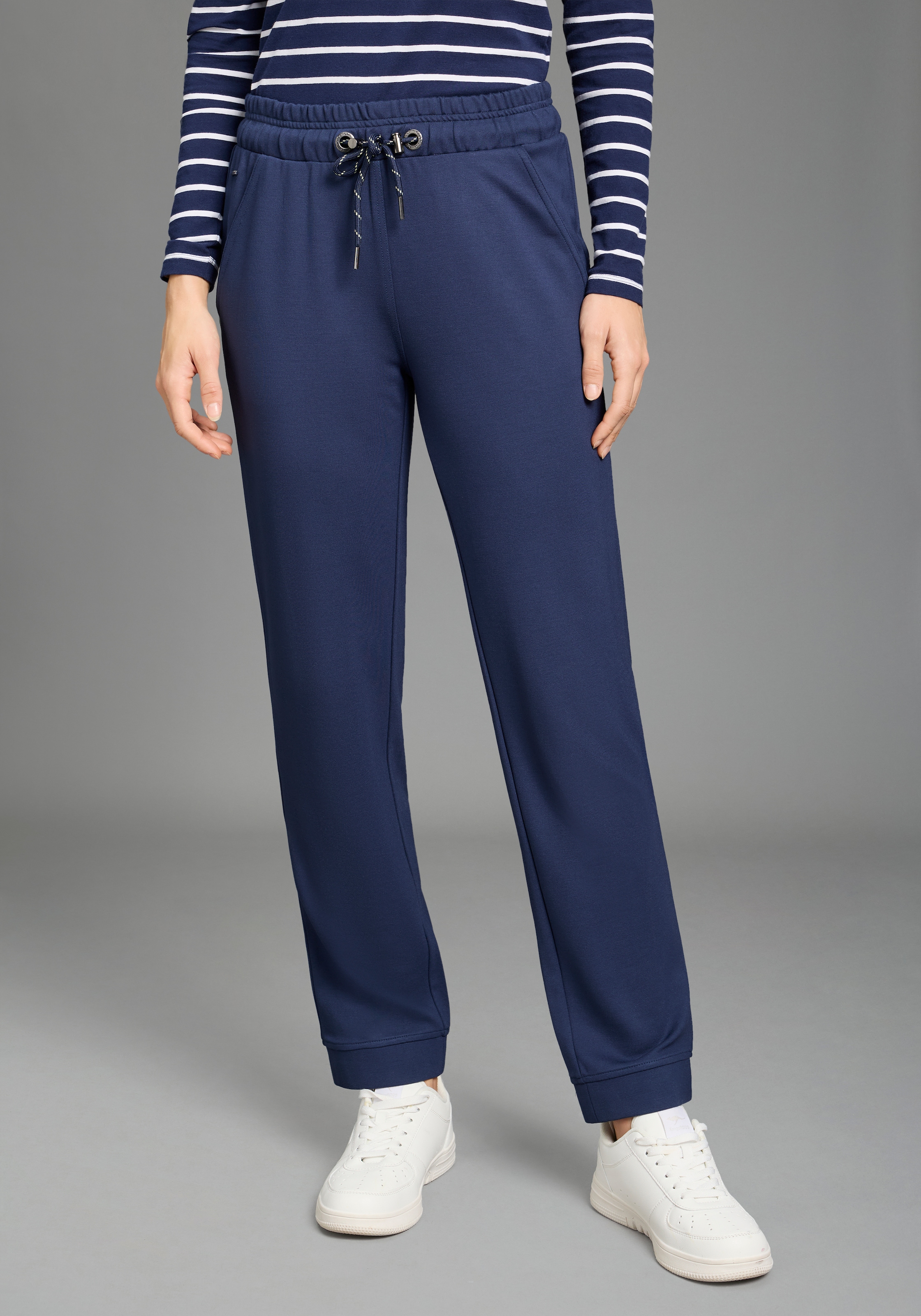 Image of KangaROOS Schlupfhose Jerseyhose mit geradem Bein, mit Eingrifftaschen und Leistentaschen