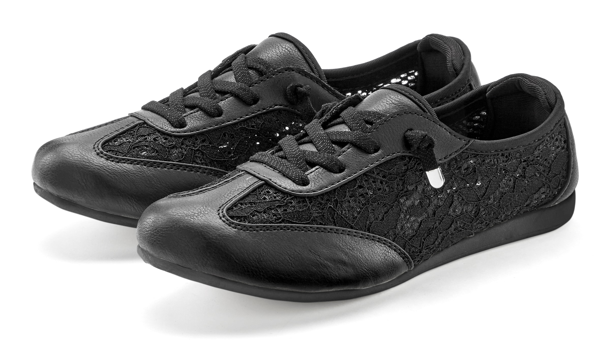 Image of LASCANA Sneaker "Freizeitschuh, Halbschuh, Slip-On-Sneaker," mit modischen Spitzendetails & herausnehmbarer Innensohle VEGAN
