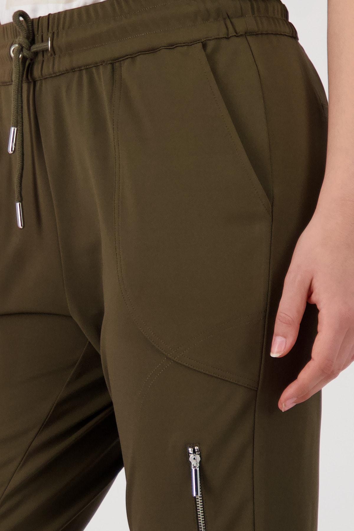 Monari Jogger Pants »Hose Jill Basic«  mit Reissverschlusstasche
