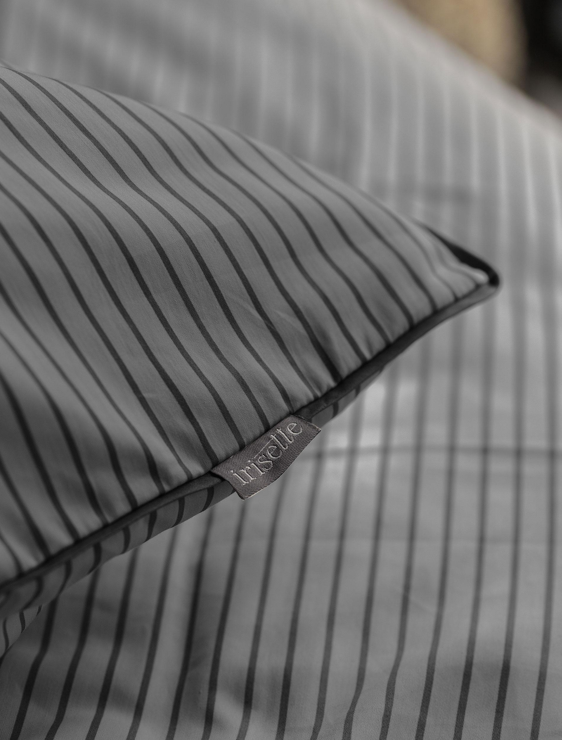 Irisette Linge de lit »Tokio 8607« 2 cuis brillance soyeuse, particulièrement douce et agréable pour la peau