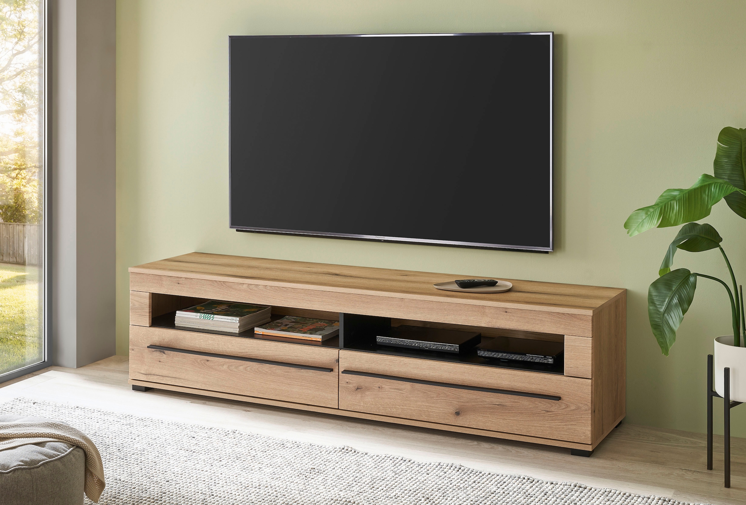 INOSIGN Lowboard »modernes TV-Unterteil, Kommode in Eiche Evoke oder weiss«, schwarze Stangengriffe, ausreichend Stauraum, vielseitig einsetzbar