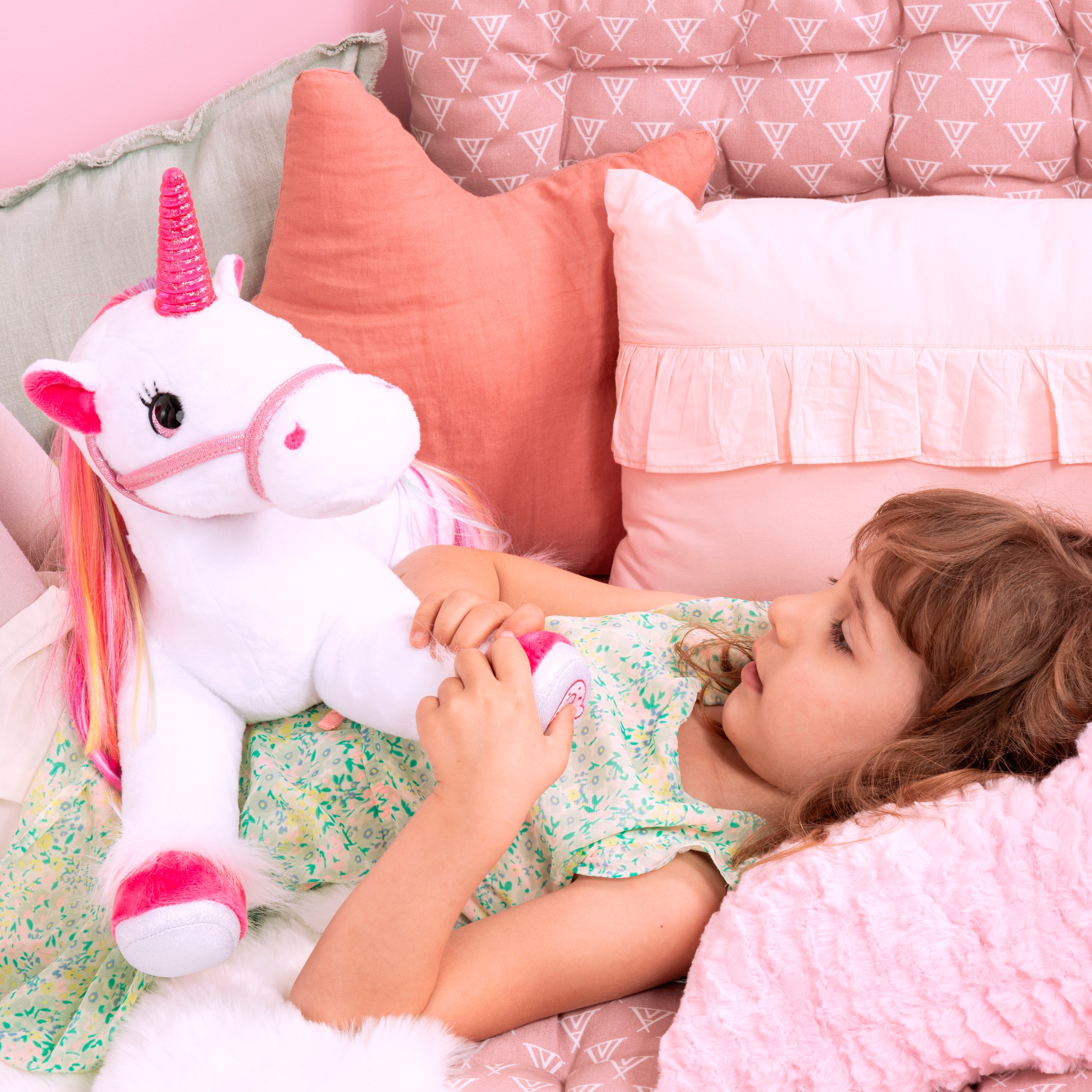 Bayer Kuscheltier »Plüscheinhorn« mit Licht und Sound