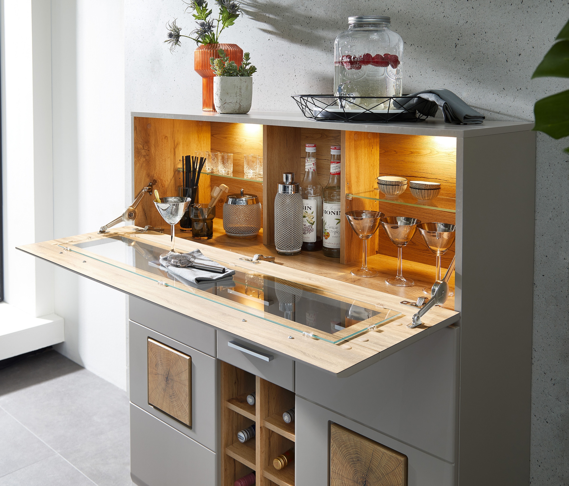 Innostyle Barschrank »FUN PLUS II« 2 Holztüren, 19 Fächer, 1 Klappe,  Softclose, ABS Kantenschutz
