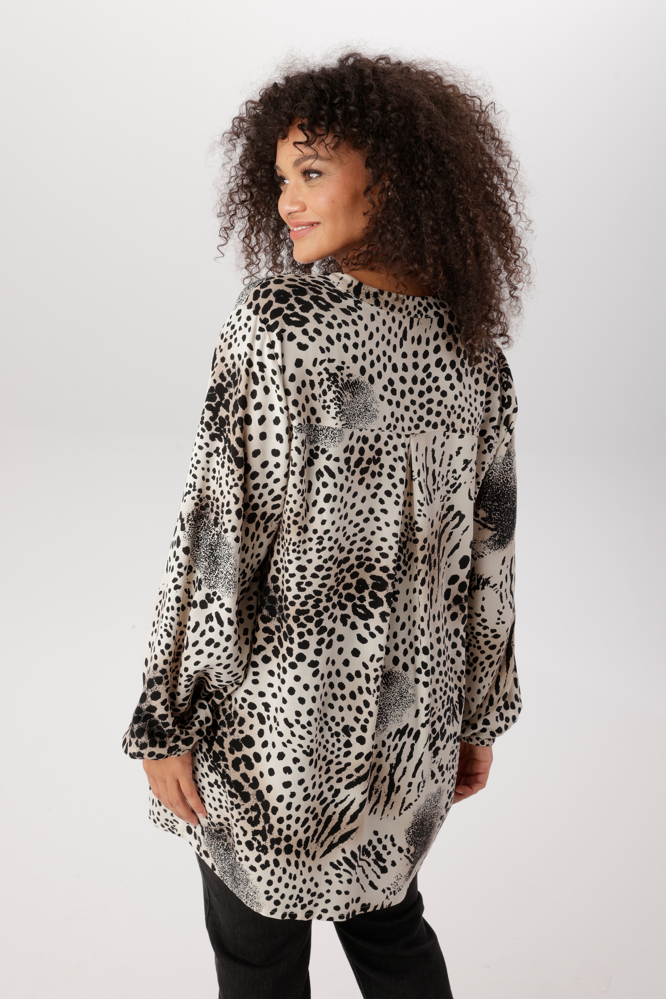 Aniston PLUS Blouse à enfiler en imprimé animal tendance - NOUVELLE COLLECTION