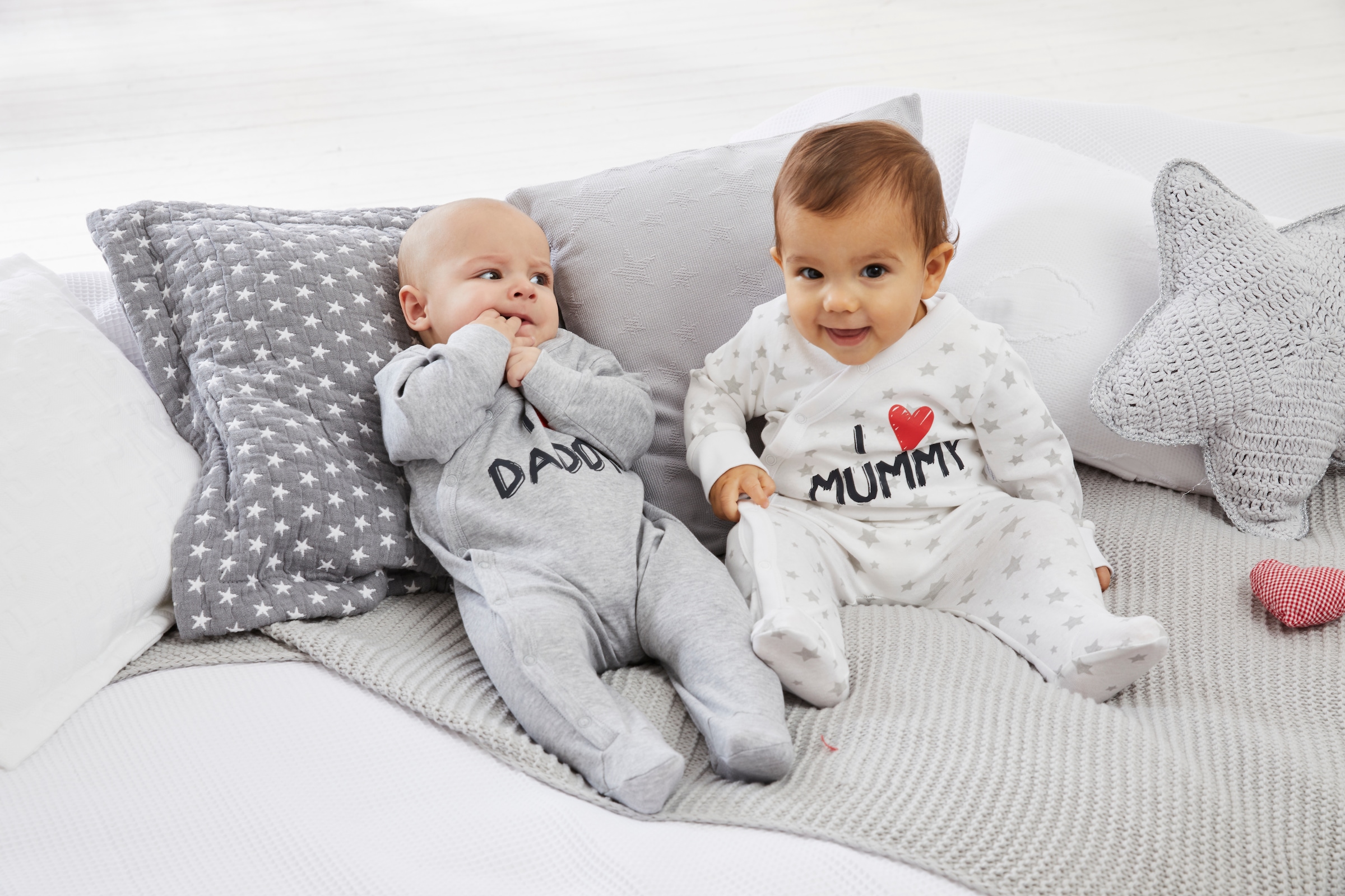 Klitzeklein Schlafoverall »2er Schlafoveralls: I love Mummy / I love Daddy«, (Packung, 2 tlg.), aus Bio-Baumwolle, Baby-Overalls