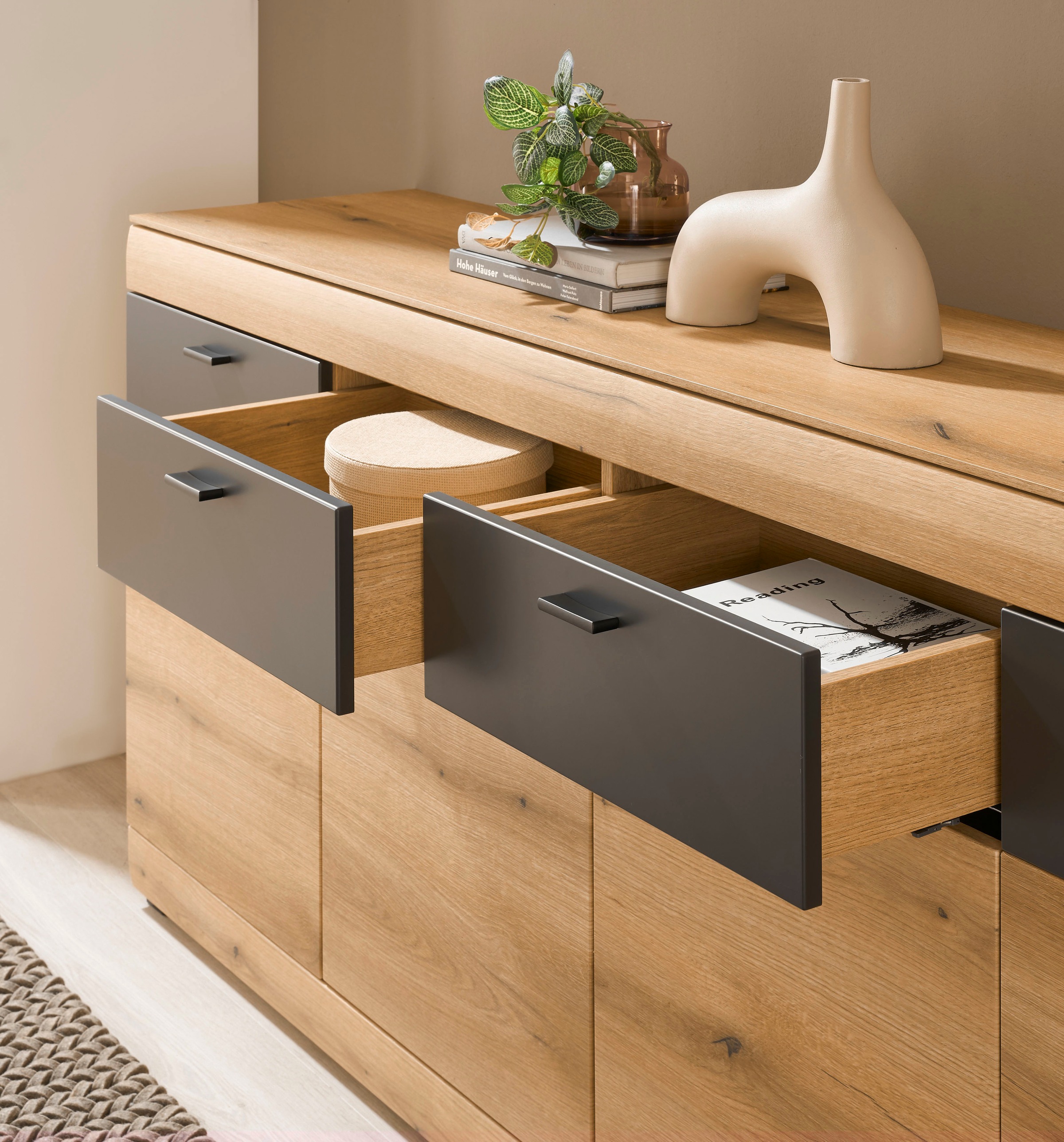 Home affaire Sideboard »Soleto, moderner Schrank, Kommode, 200 cm breit« zeitlos, schwarze Griffe aus Metall, ausreichend Stauraum