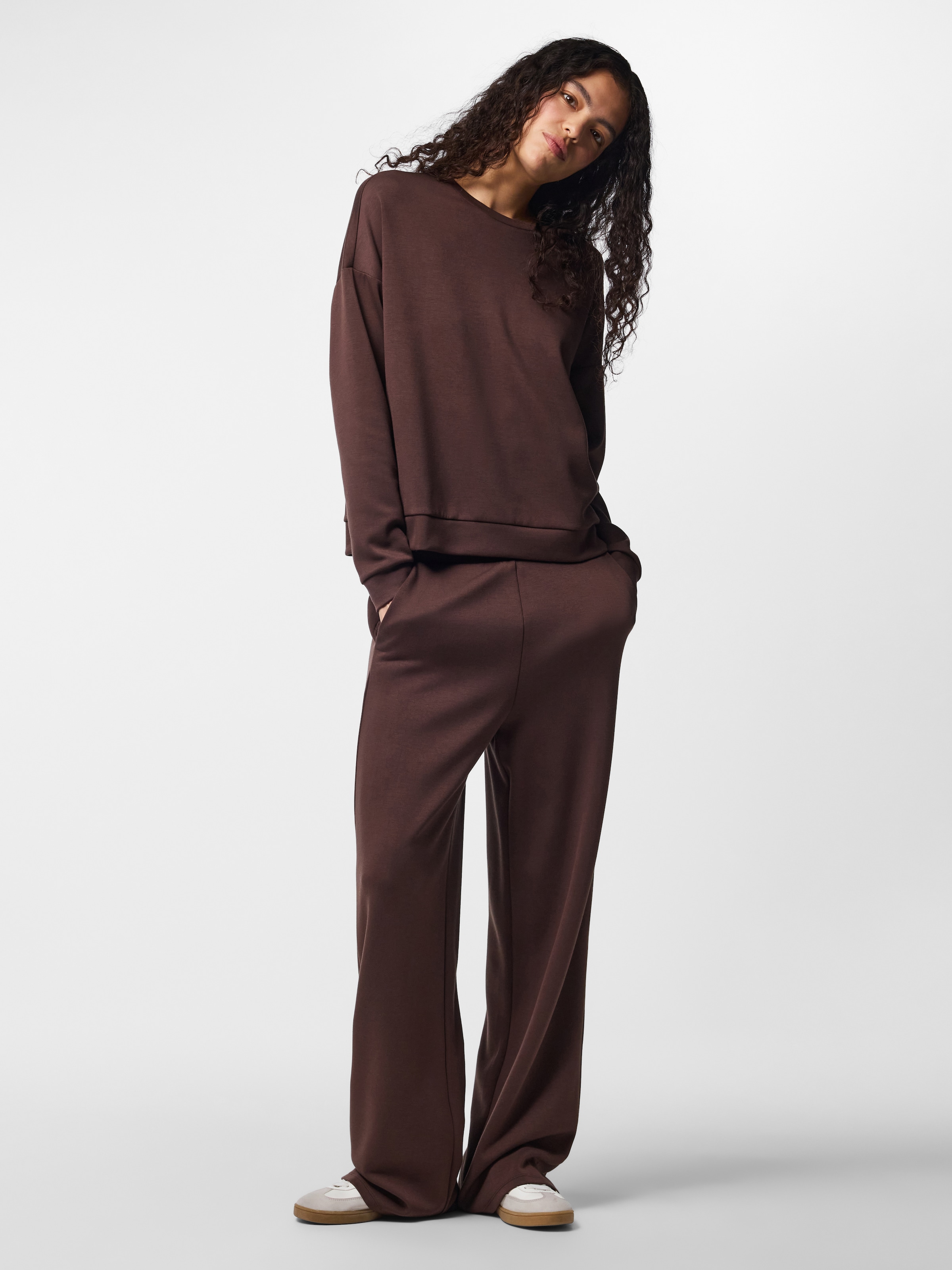 pieces Pantalon sweat »PCMICHELLE SCUBA HW PANTS SWT NOOS BC«  mélange de matériaux