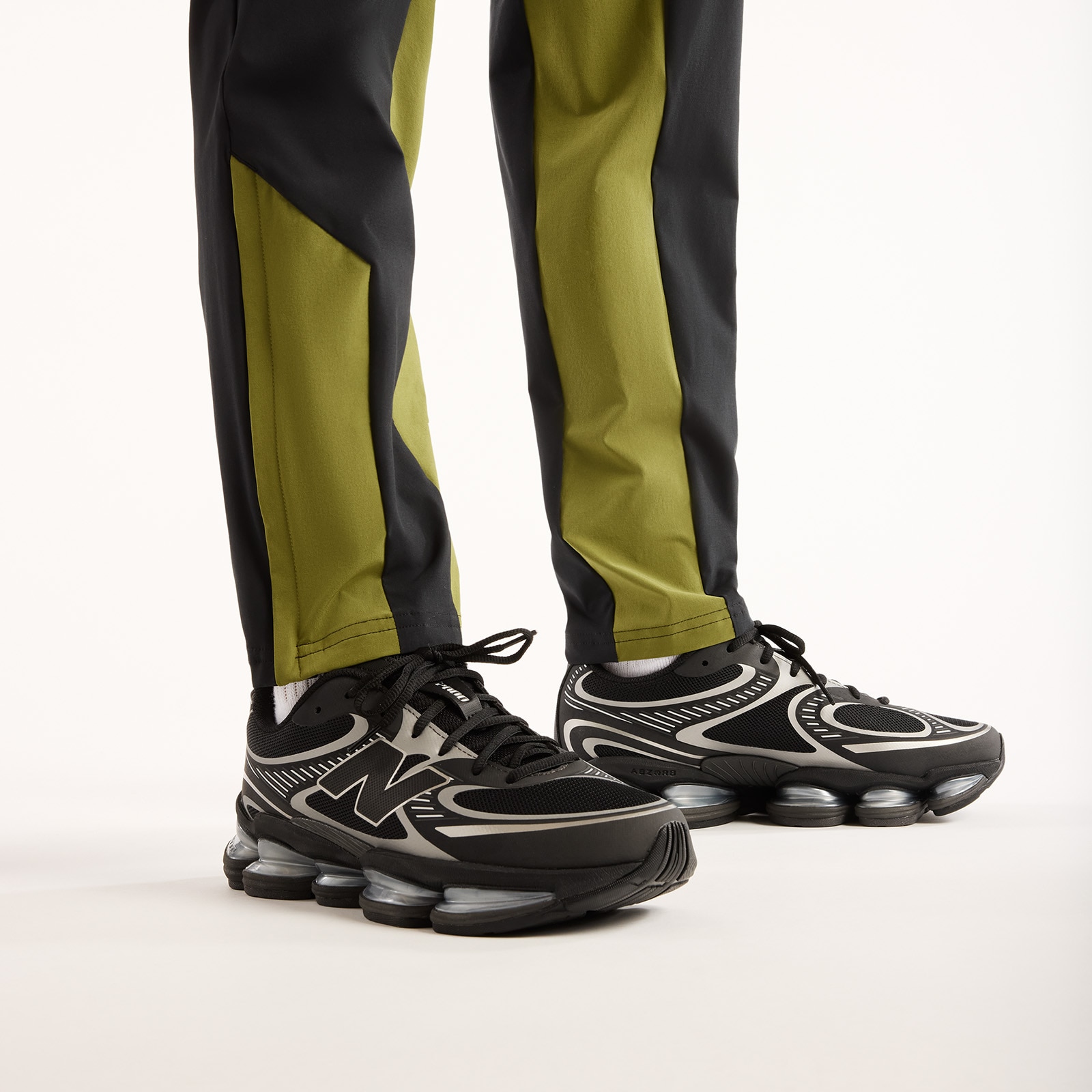 New Balance Trainingshose »UTILITY STRETCH WOVEN PANT«  Trainingshose für Fitness und Sportmode, sportlicher Stil