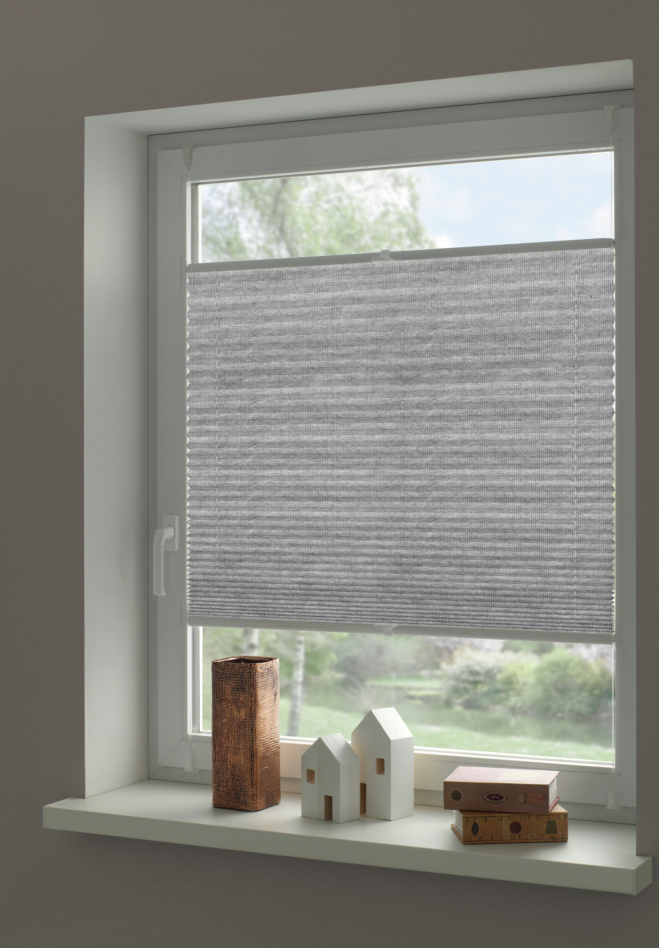 Image of GARDINIA Plissee »EASYFIX Lilly Green«, Lichtschutz, ohne Bohren, verspannt, aus 100% Recyclingstoff bei Ackermann Versand Schweiz