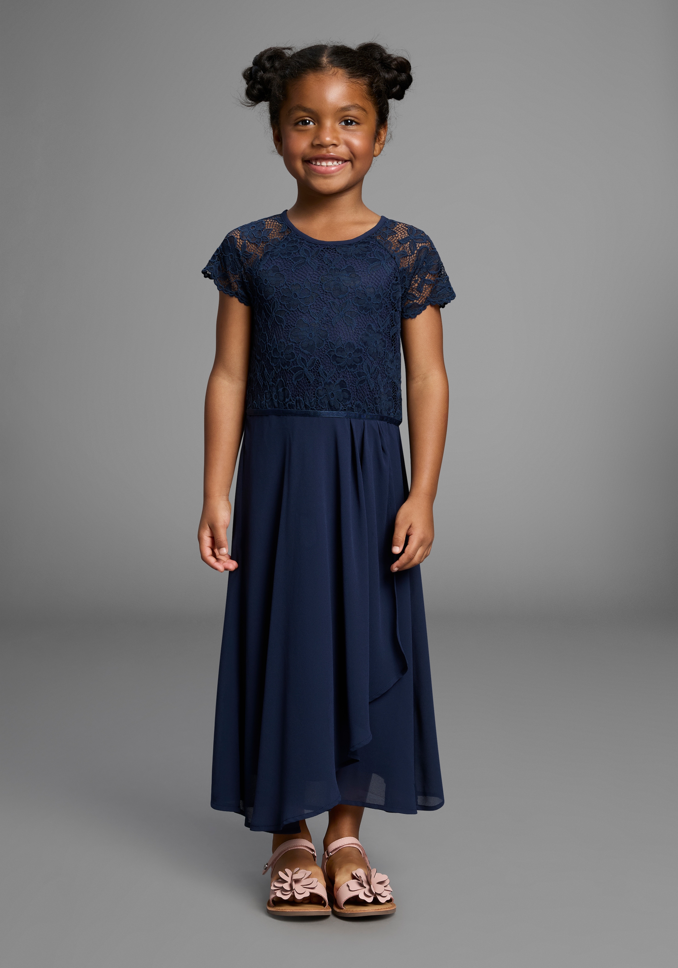 KIDSWORLD Robe en jersey »Festliches Kleid mit Spitze« Robe élégante avec dentelle et chiffon
