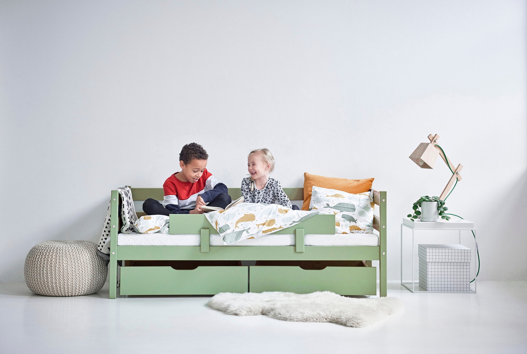 Hoppekids Einzelbett »ECO Comfort Kinderbett, Kiefer Massivholz, Jugendbett inkl. Rollrost«, 70x160 cm, wahlweise in verschieden Farben/ Matratze/ Absturzsicherung