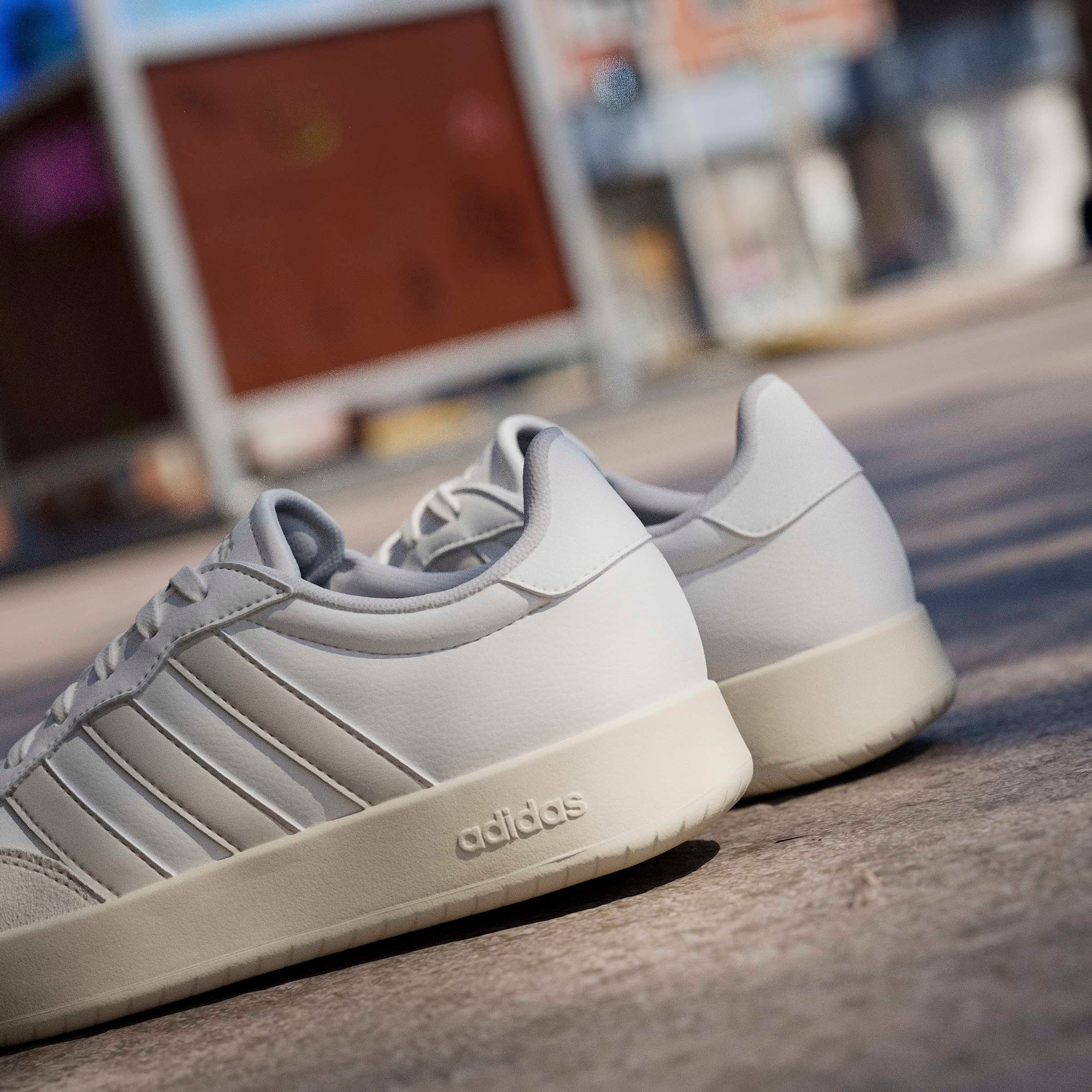 adidas Sportswear Sneakers »BARREDA«  inspiré du design de l’adidas handball spezial