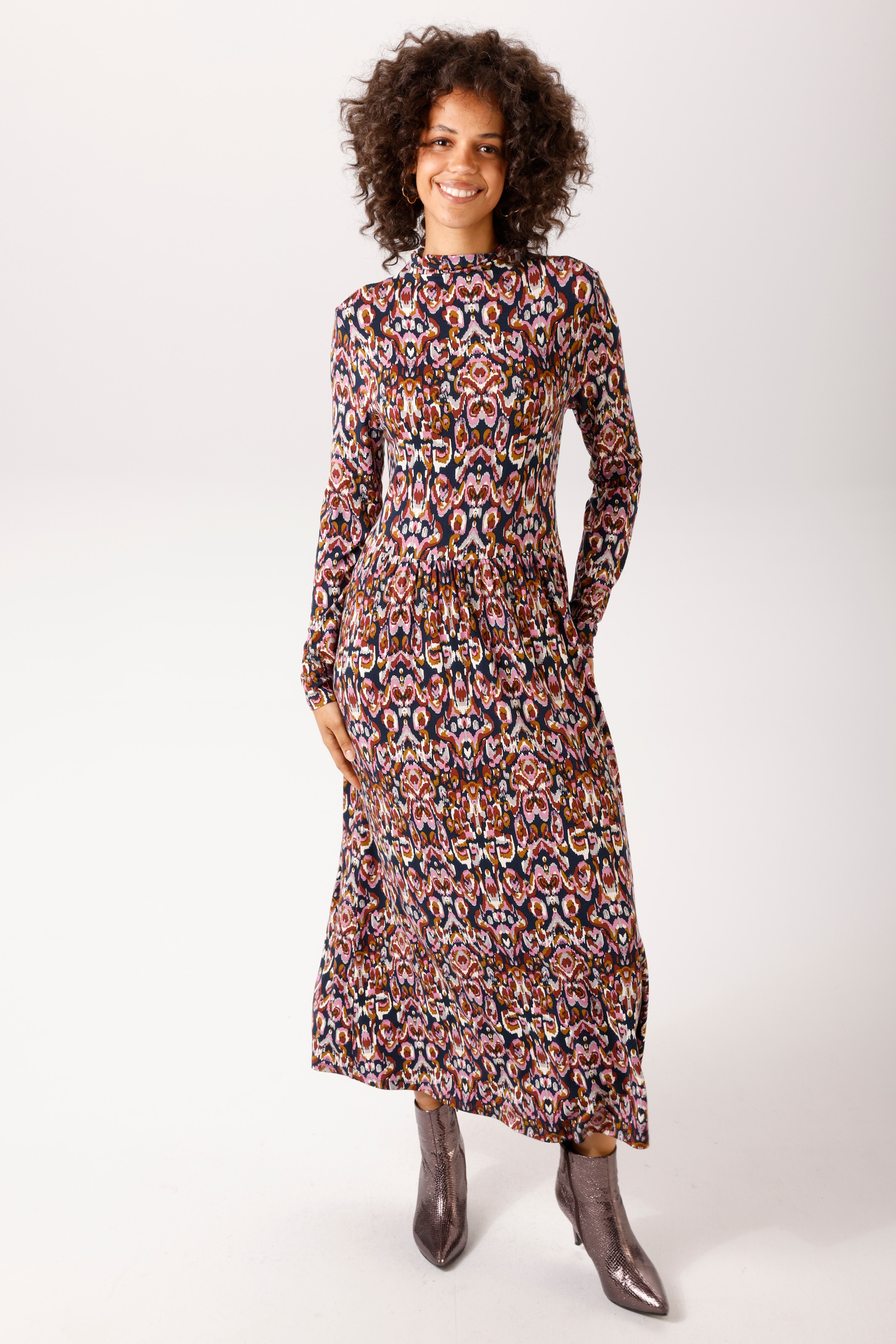 Image of Aniston CASUAL Jerseykleid mit trendfarbenem, grafischen Druck - NEUE KOLLEKTION