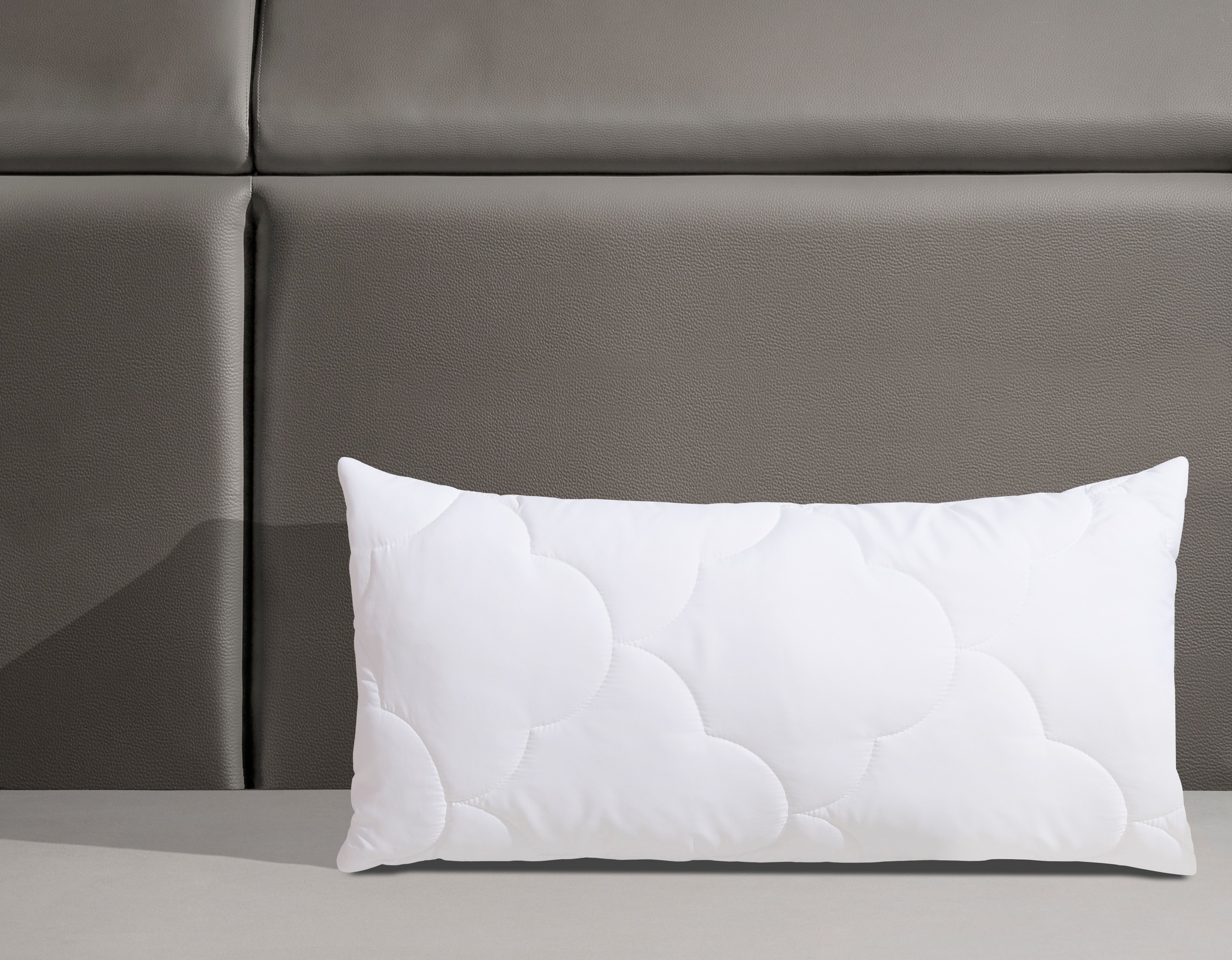 OTTO home Microfaserkissen "Mondschein, Kopfkissen 1-tlg. oder 2-tlg. 40x80 oder 80x80 cm" Füllung: Faserbaellchen 1 Stk. tlg. Kissen, allergiker geeignet (für Hausstauballergiker)