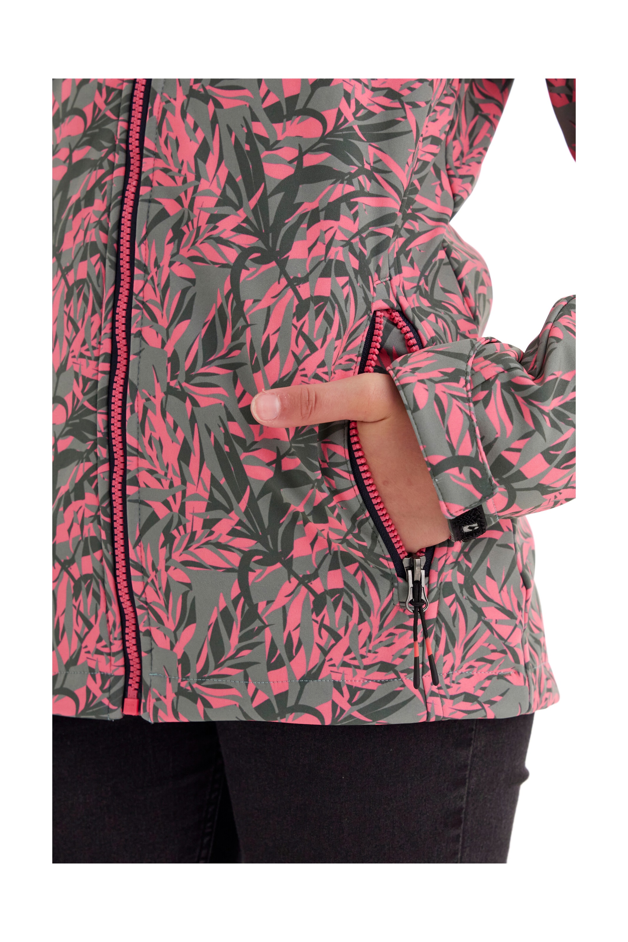 Killtec Softshelljacke »Mädchen Softshelljacke Print«, Wasserdicht, windabweisend, atmungsaktiv, modischer Print, PFAS-frei