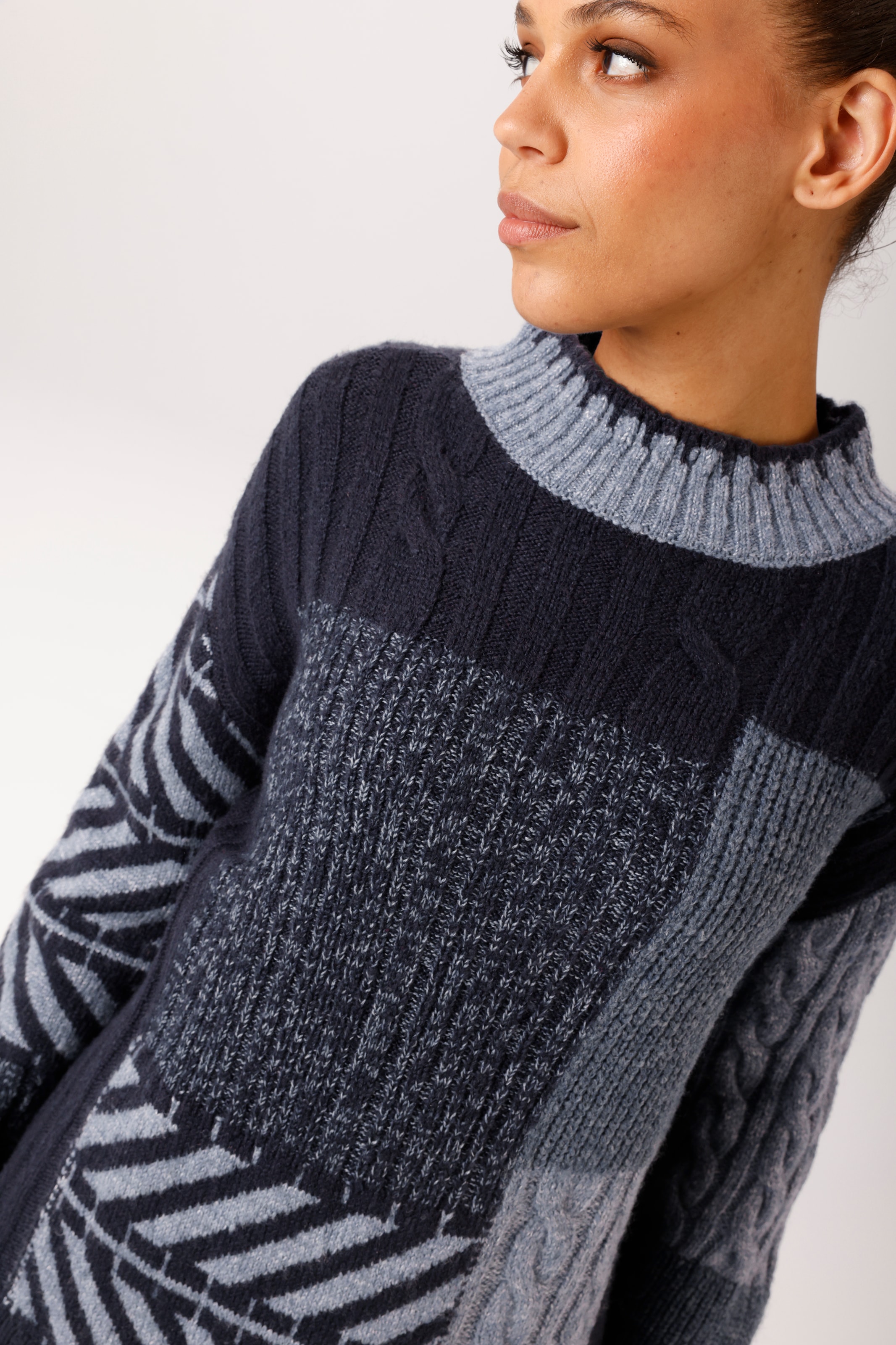 Aniston CASUAL Strickpullover im farbharmonischem Patch-Dessin