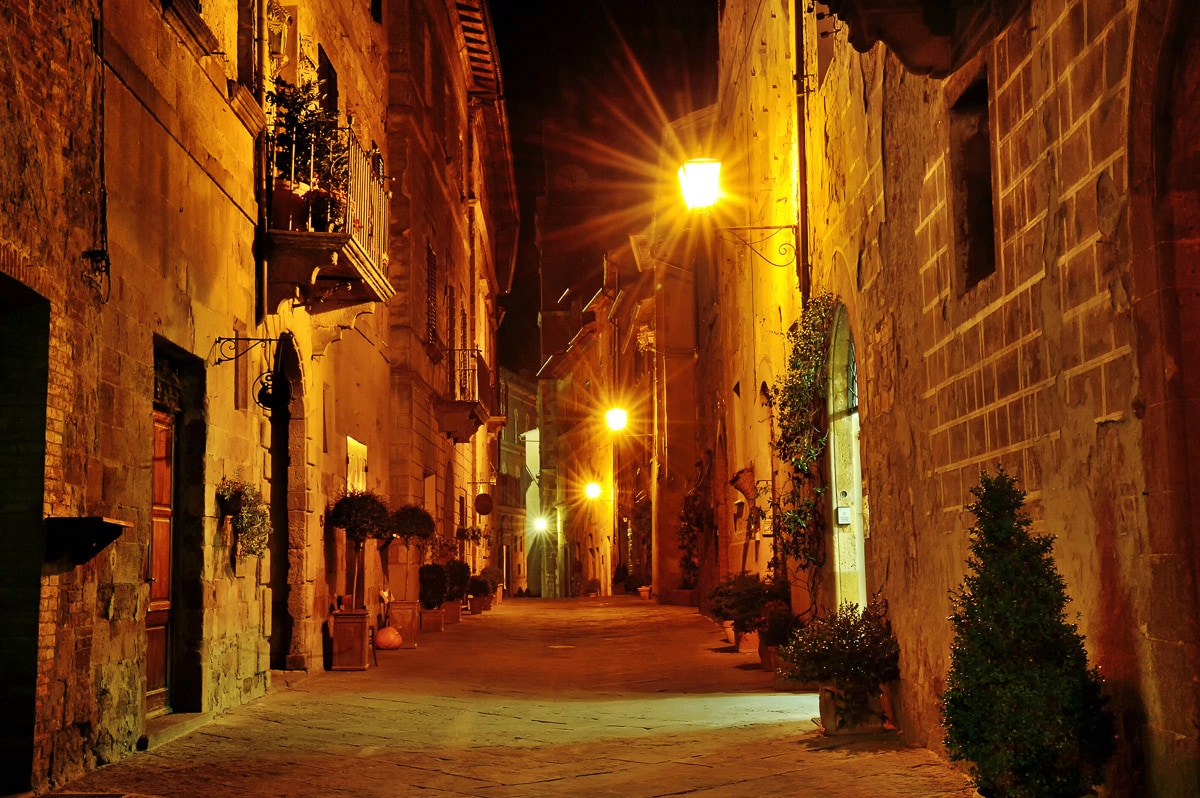 Image of Papermoon Fototapete "Altstadt bei Nacht"