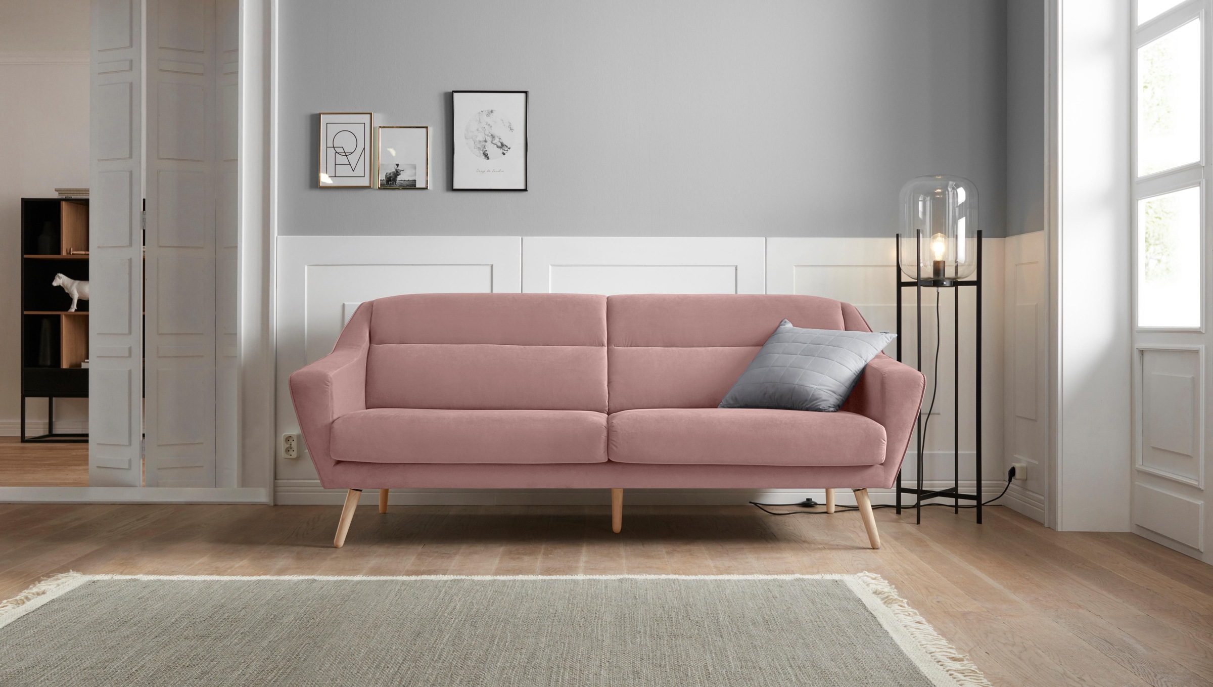 Image of GOODproduct 3-Sitzer "Bille" mit Naht im Rückenkissen und Eiche-Beinen, Design by Morten Georgsen