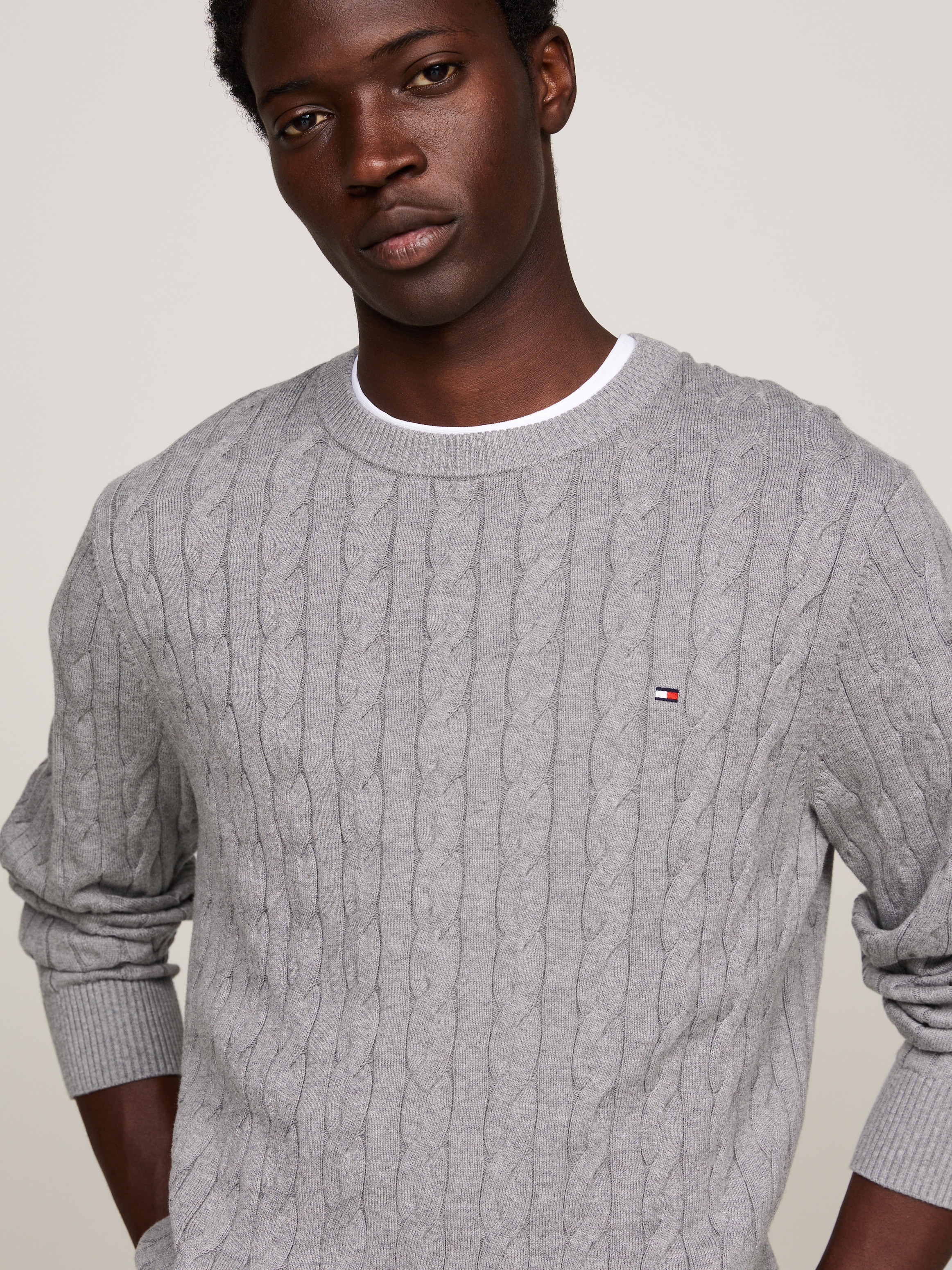 Tommy Hilfiger Strickpullover »CLASSIC CABLE CREW NECK mit Strukturstrick und Flaglabel« unifarben, casual, regular fit, Baumwolle, Rundhals