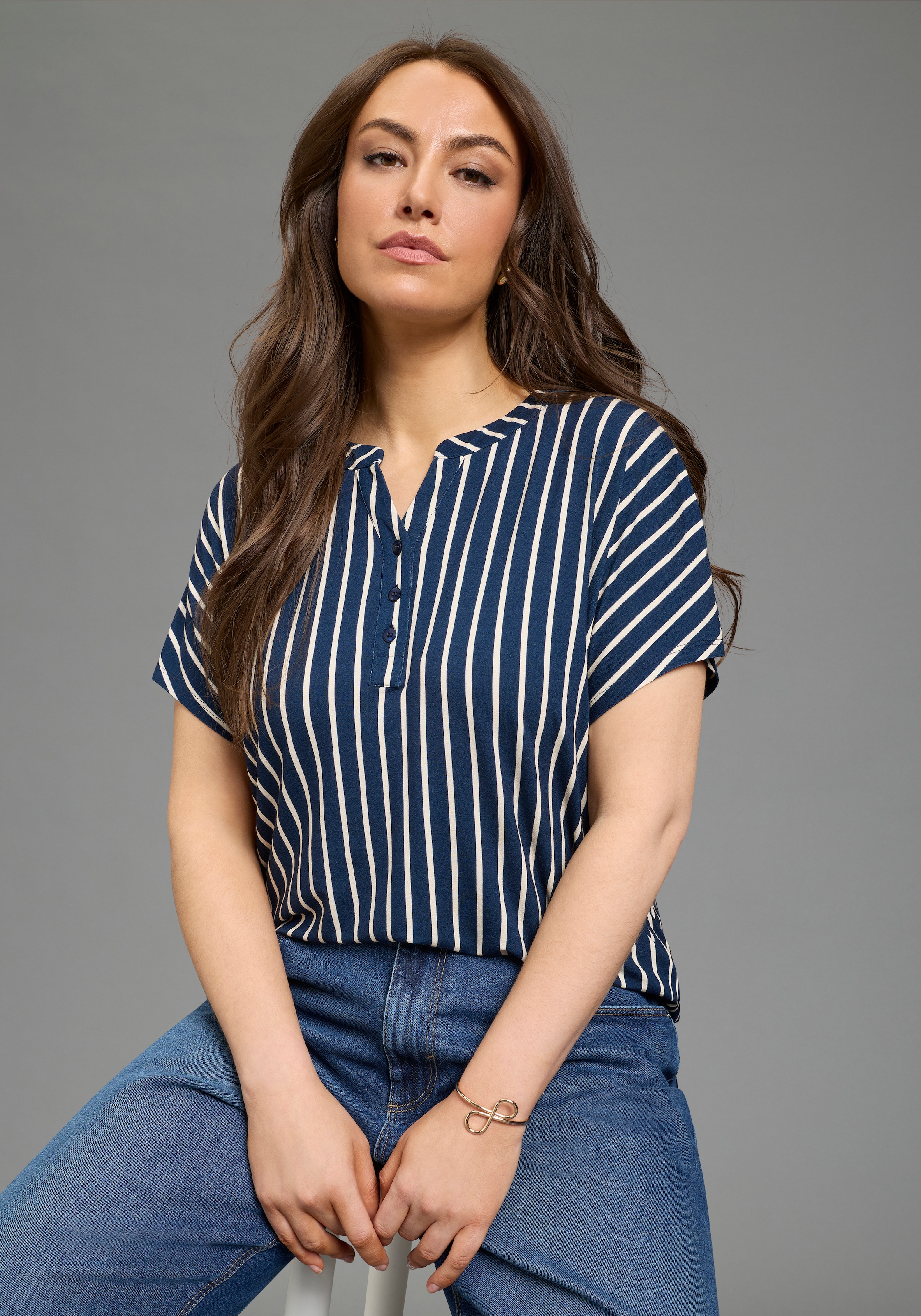 Image of Laura Scott CURVE T-Shirt "Grosse Grössen" casual Stil, Streifen-Optik, figurumspielende Passform