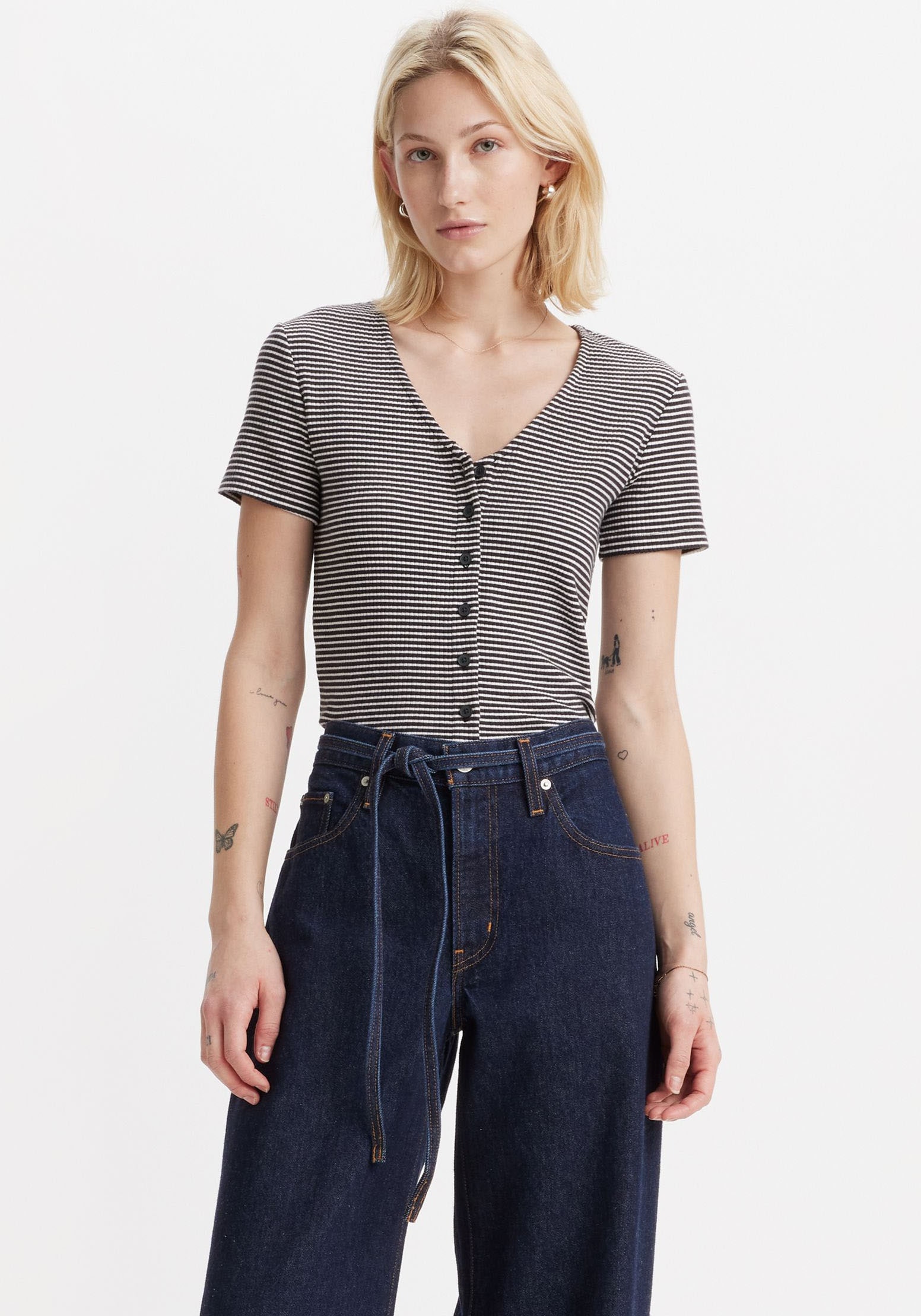 Levi's® T-shirt en V mit Knopfleiste