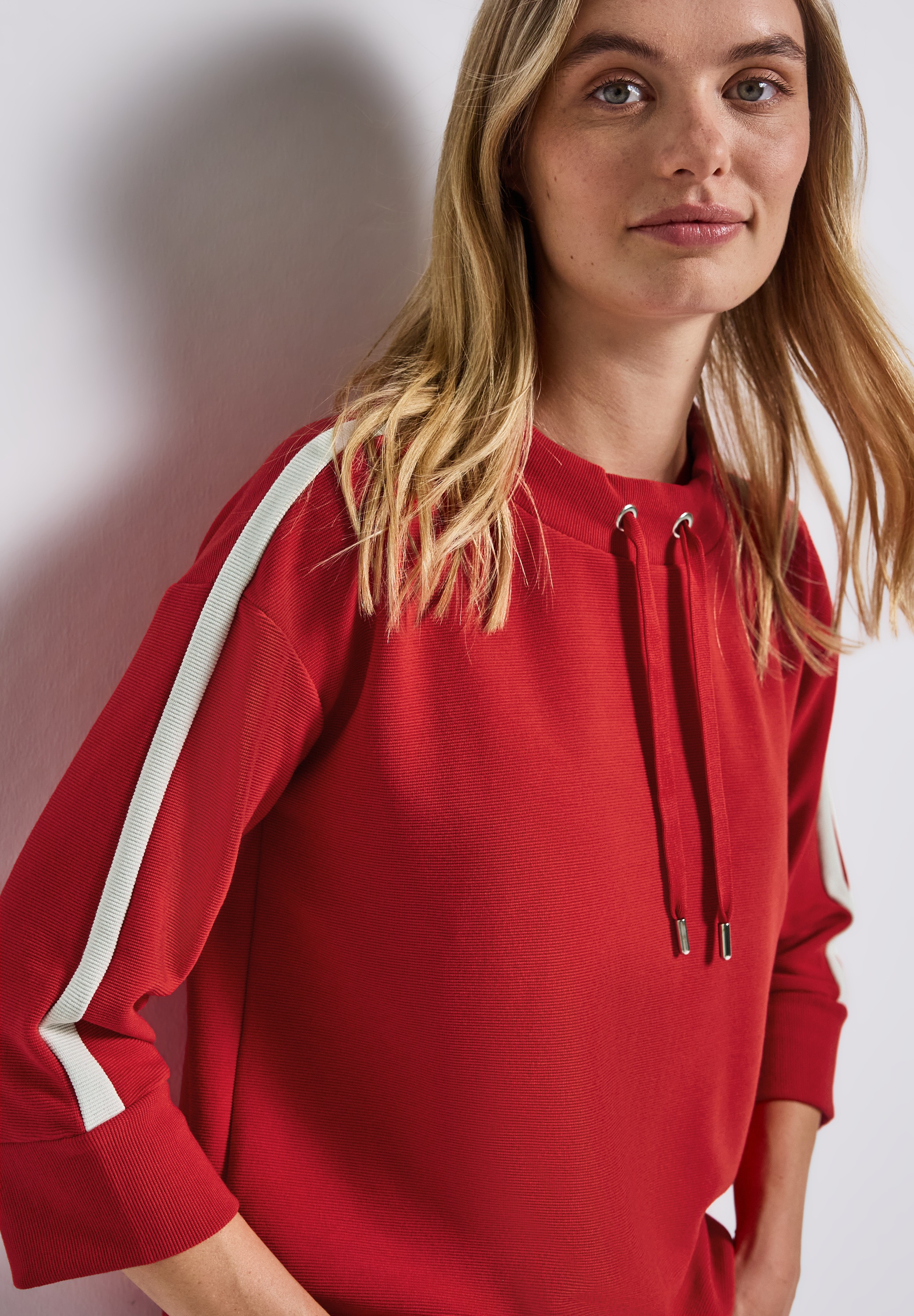 STREET ONE Kapuzensweatshirt , Ottoman Shirt mit Tape
