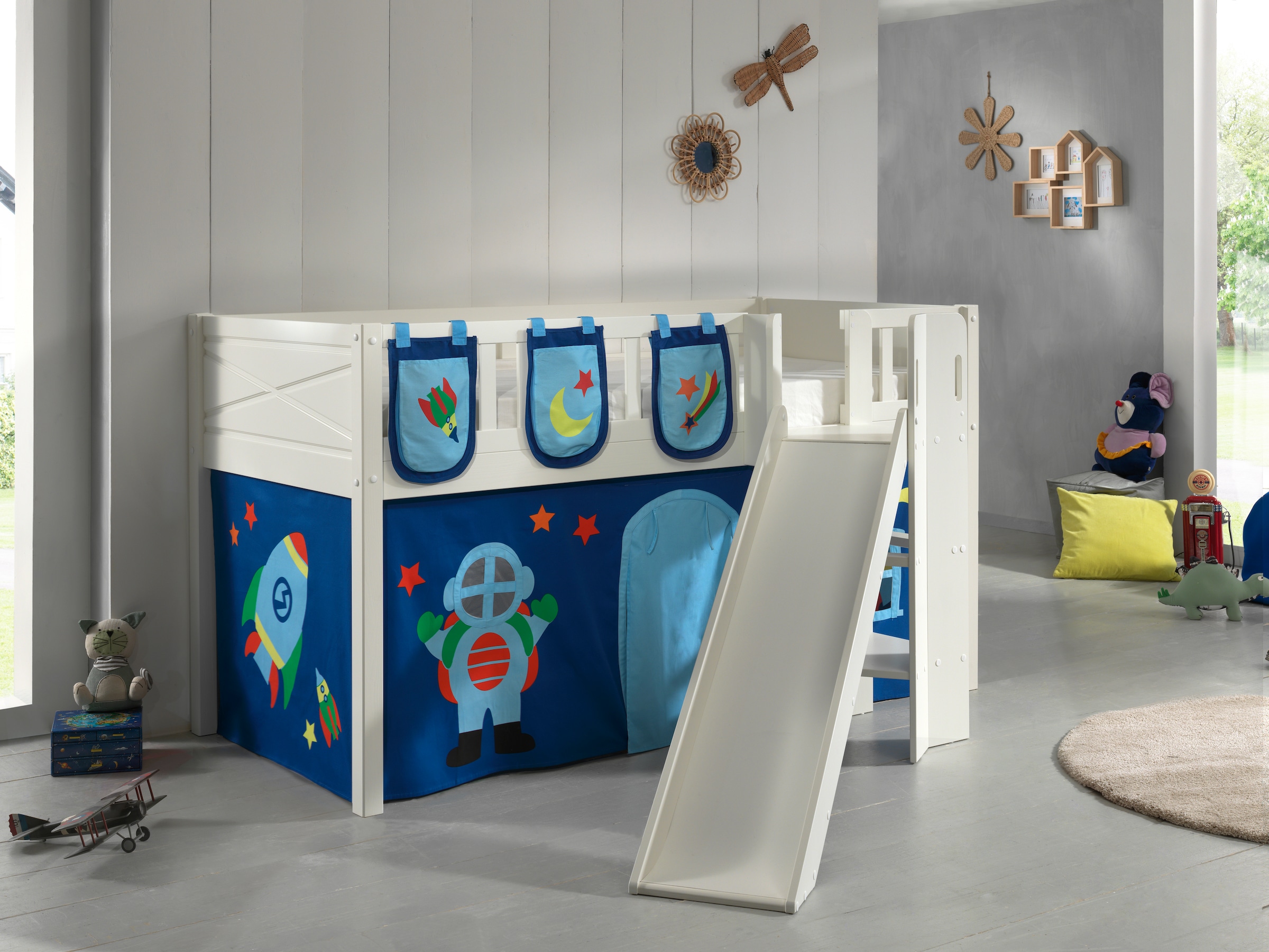 Vipack Hochbett »Scott« Made in Europe,  m. Rutsch-/Leiterturm, LF 90x200 cm, Vorhang, Tasche, 4 Designs